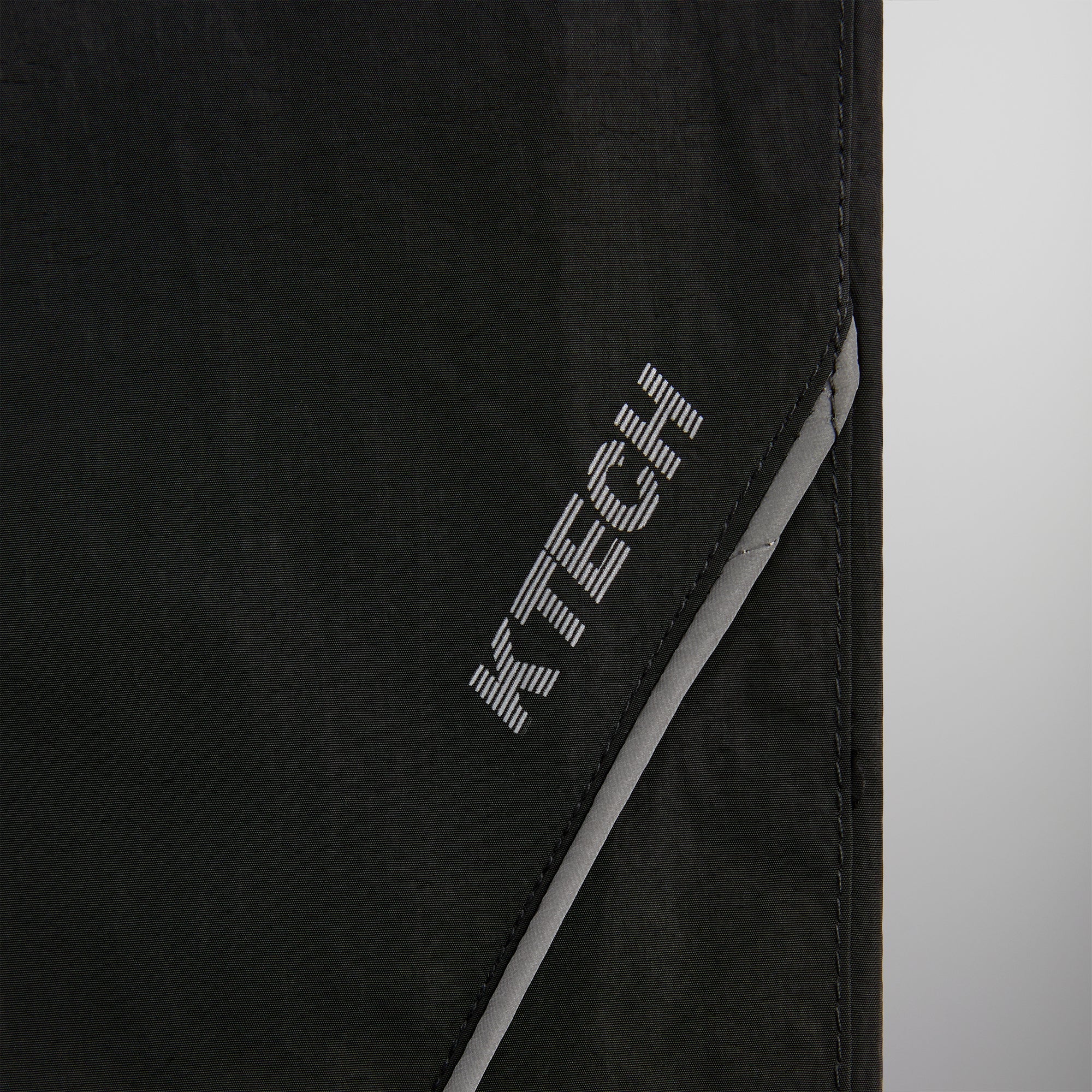 Kith Seamed Nylon Bolt Pant - Black – Kith Europe