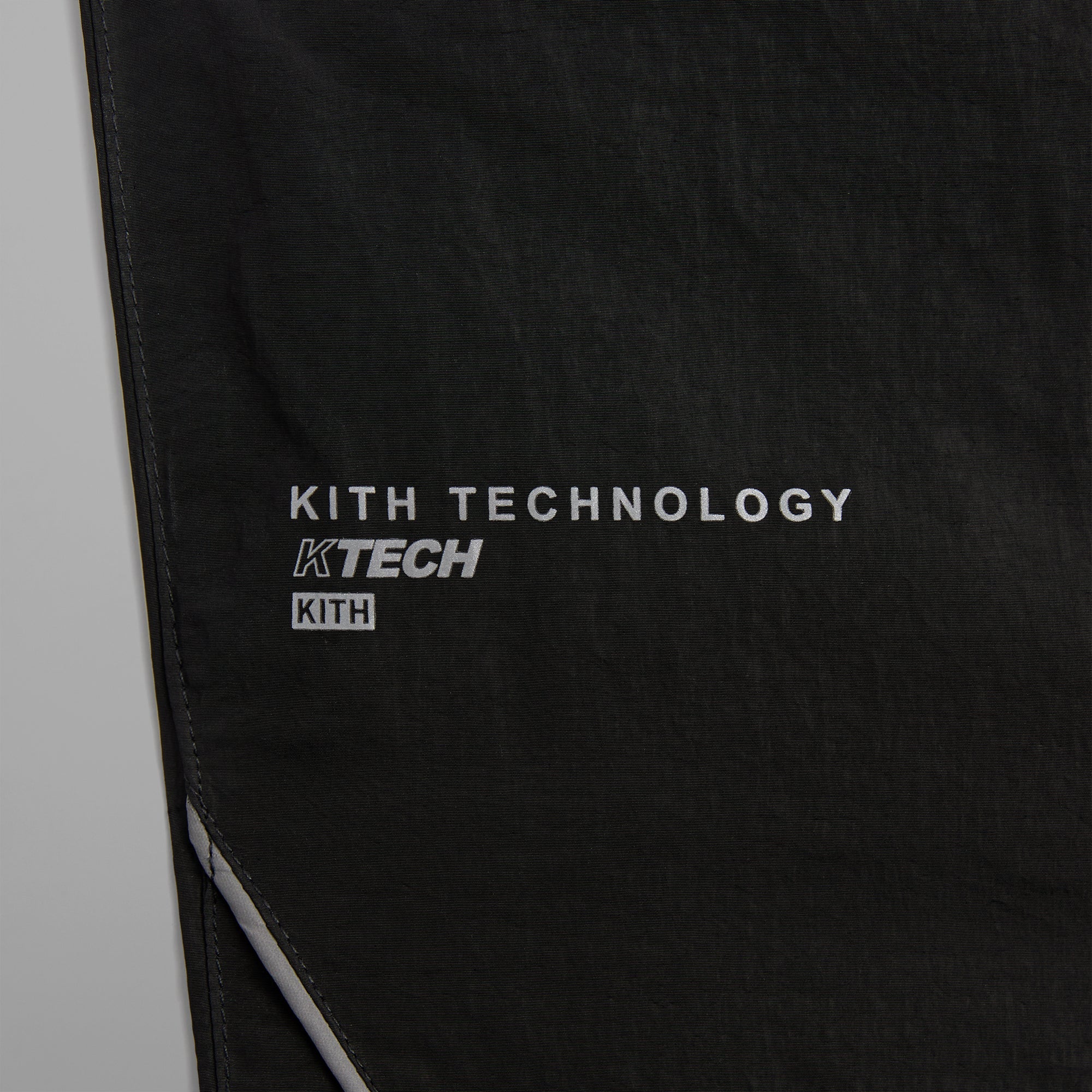 Kith Seamed Nylon Bolt Pant - Black – Kith Europe