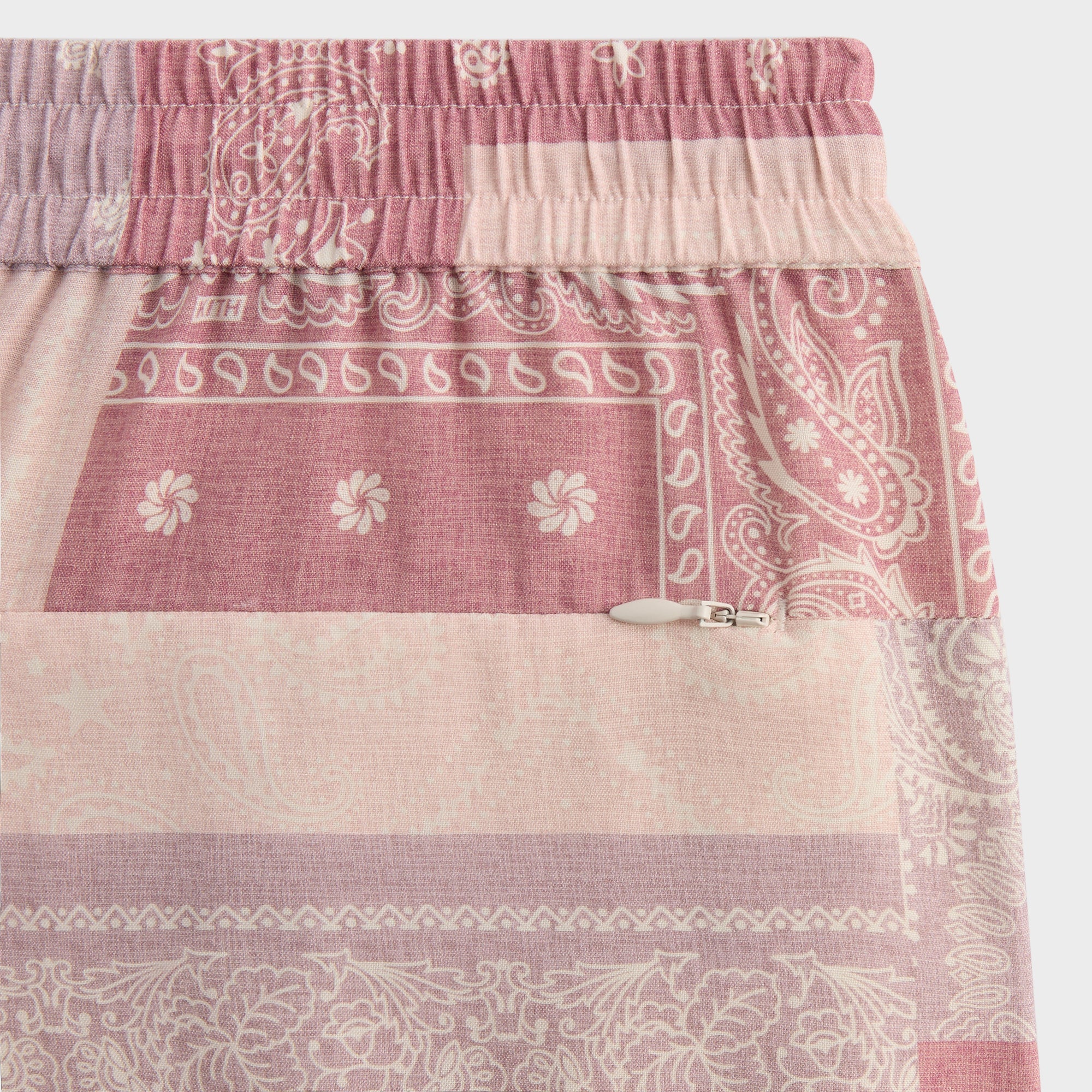 【中古品】Kith 2024SS シルクバンダナショーツ Kith Silk Lyocell Bandana Cedar Short - Pink Opal – Kith Europe