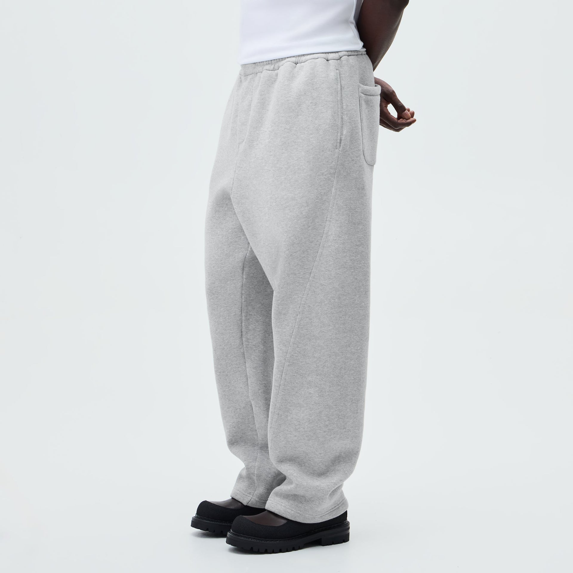 &Kin Plush Fleece Akita Sweatpant - Medium Heather Grey - PH