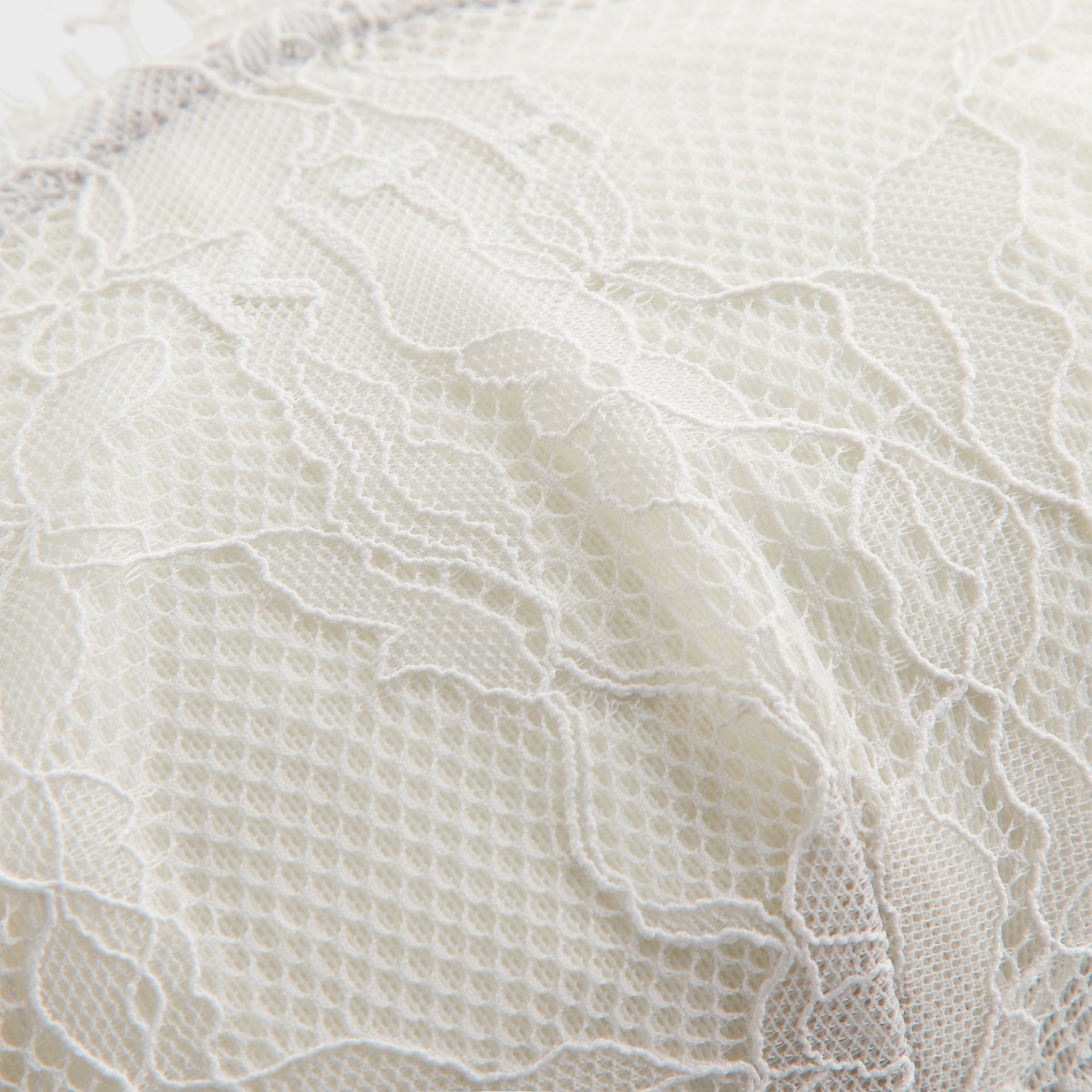 Lisa for Kith Women Lace Mask - Tin