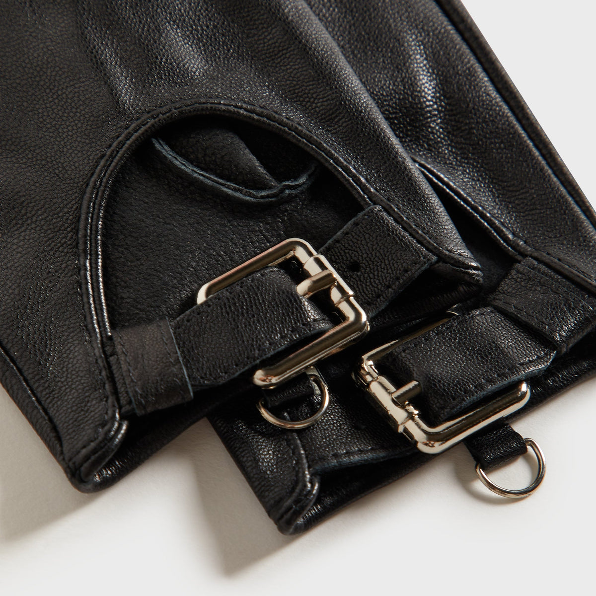 Kith Women Cut-Out Fitted Gloves - Black