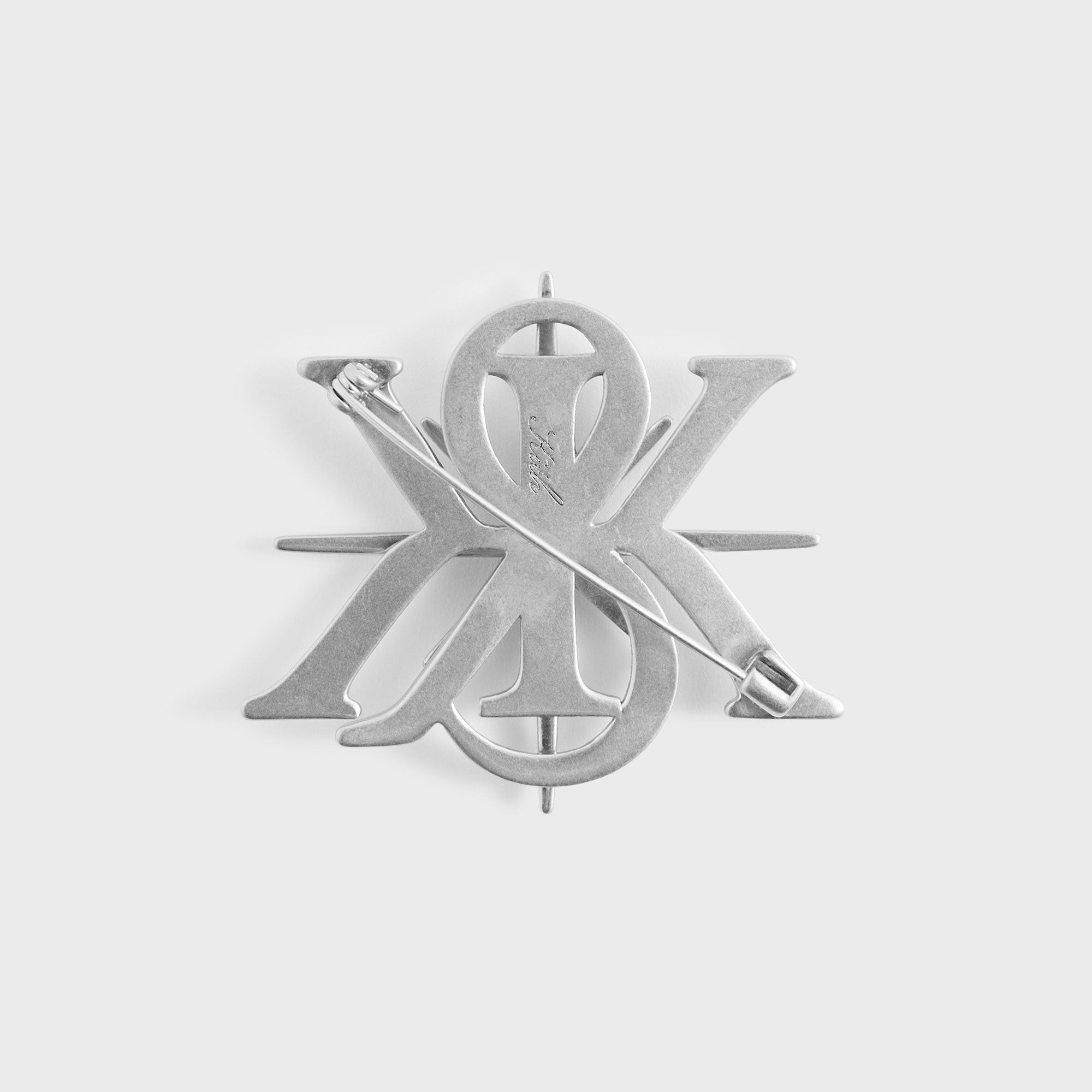 Lisa for Kith Women Crest Brooch　ブローチ Lisa for Kith Women Crest Brooch - Silver – Kith Europe