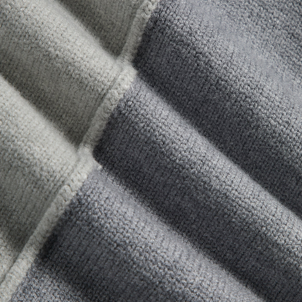 Kith Women Desmond Blocked Shorty - Cool Heather Grey