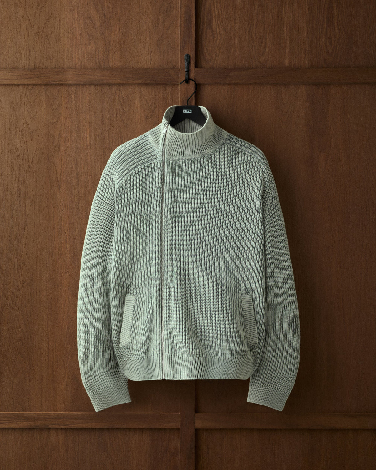 gid://shopify/MediaImage/46752269828372