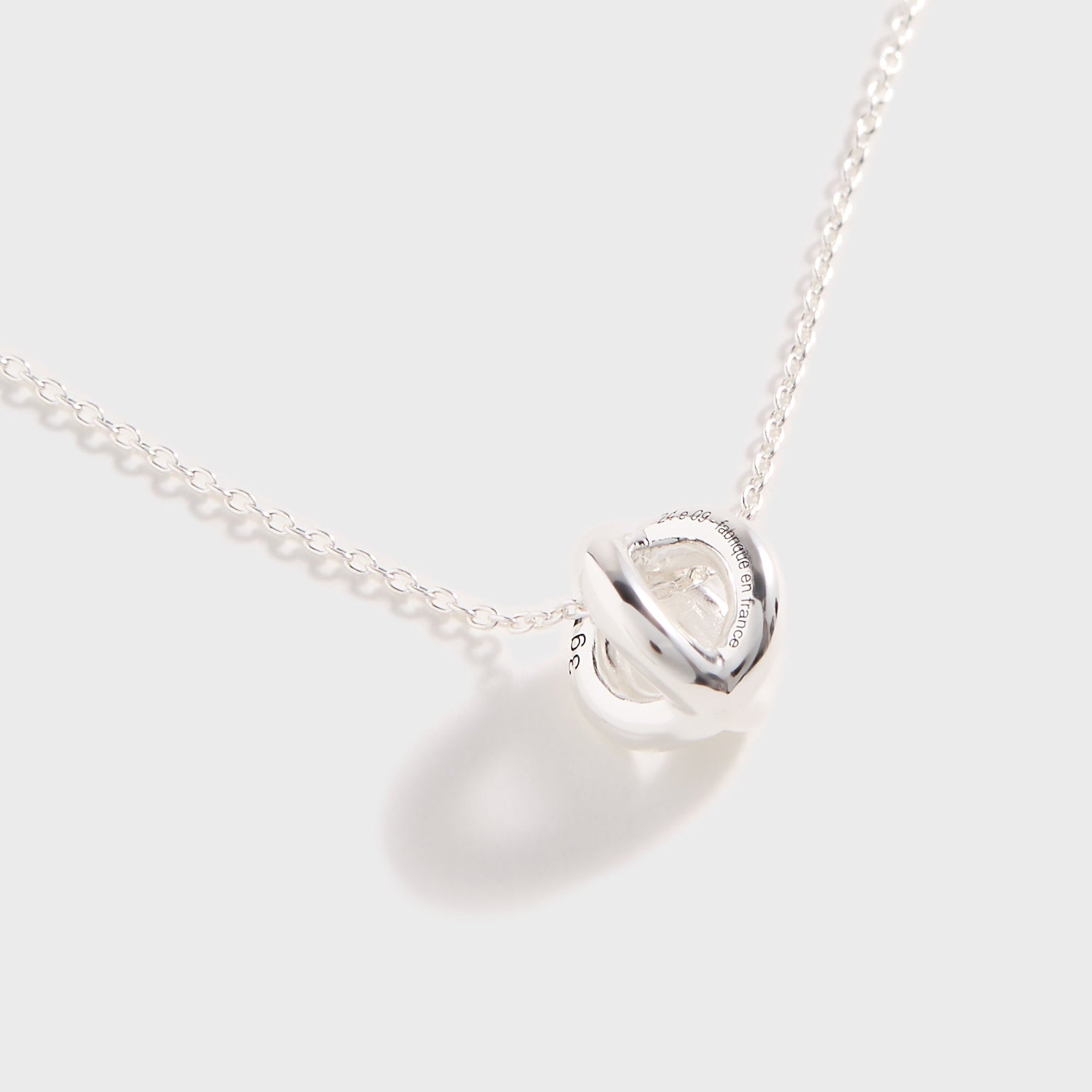 Le Gramme 3g Polished Sterling Silver Entrelacs Pendant And Chain Necklace in Silver