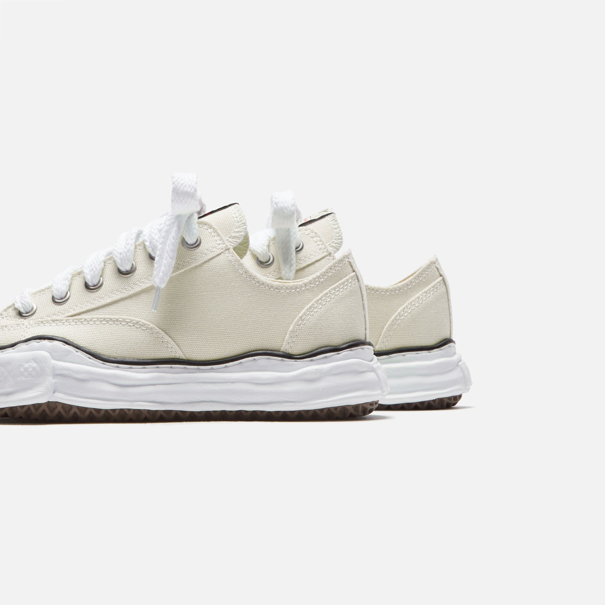 Mihara Yasuhiro Peterson Low OG Sole Canvas - White – Kith Europe