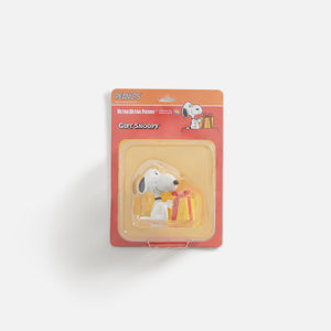 Medicom Toy UDF Peanuts Series 15: Gift Snoopy