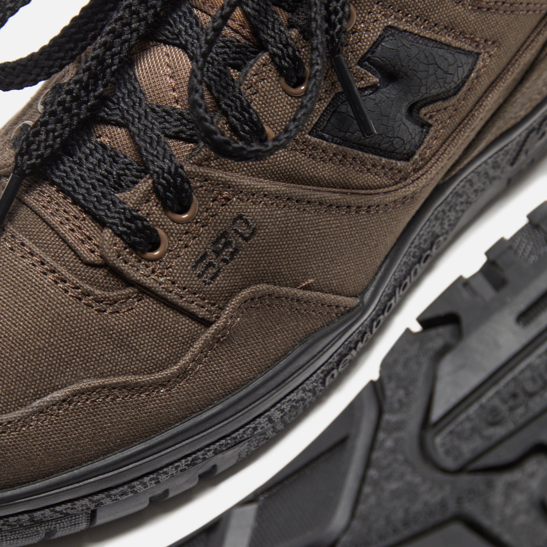 New Balance x thisisneverthat 550 - Brown
