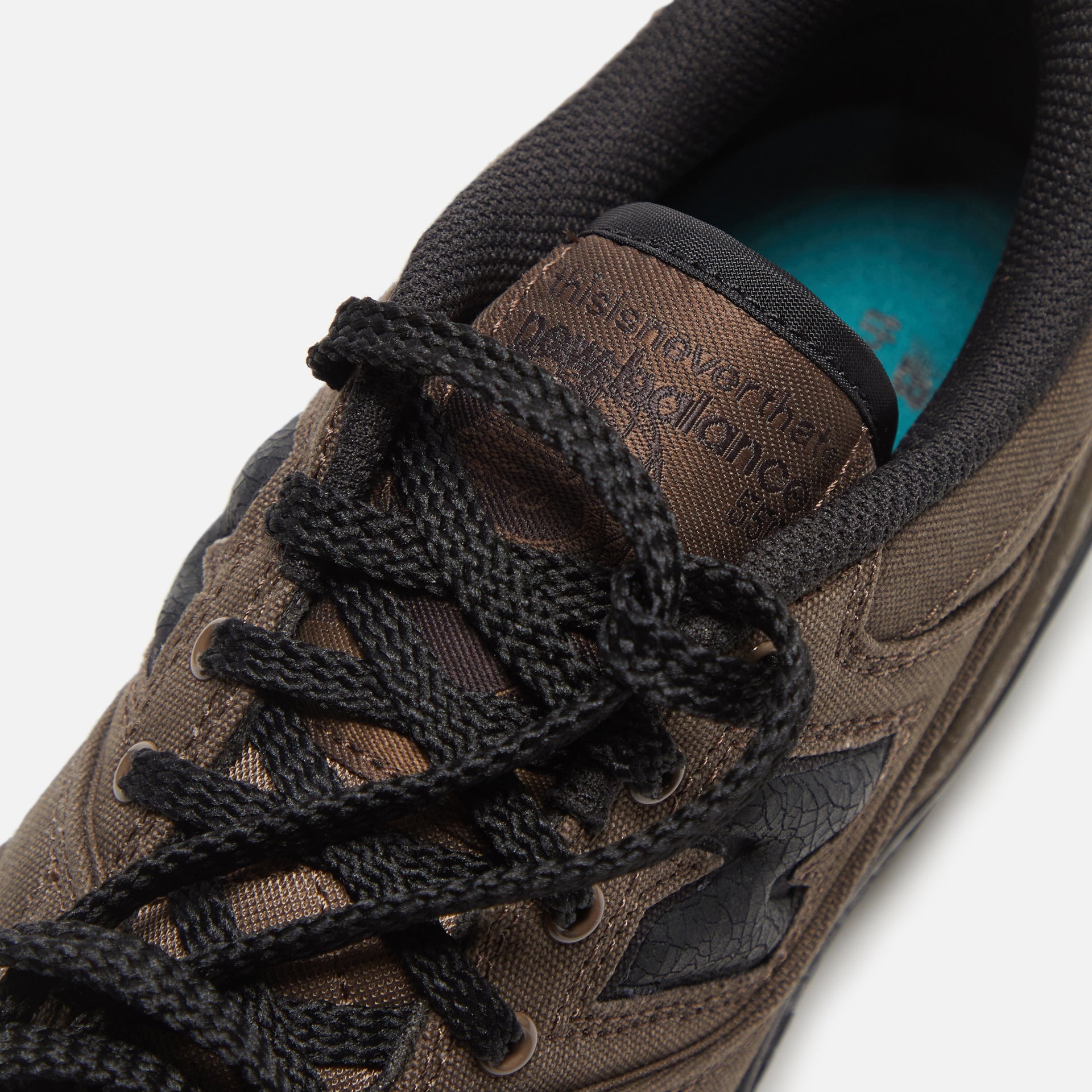 New Balance x thisisneverthat 550 - Brown