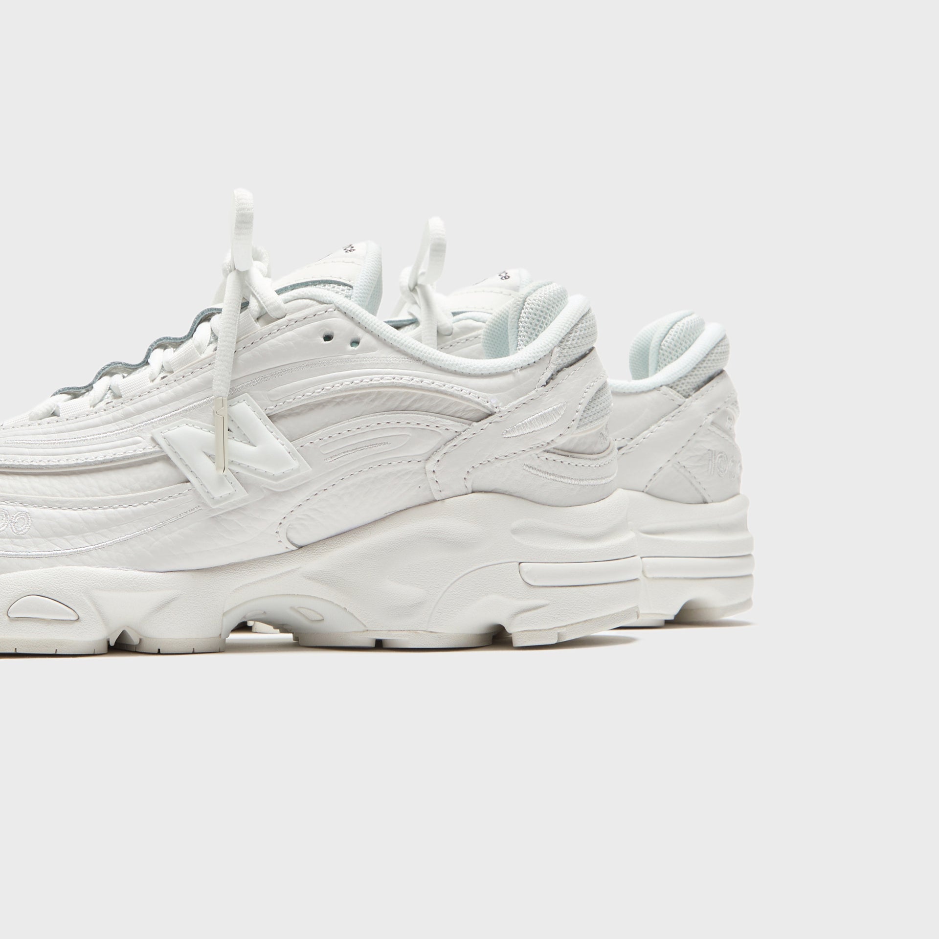 New Balance M1000 - White