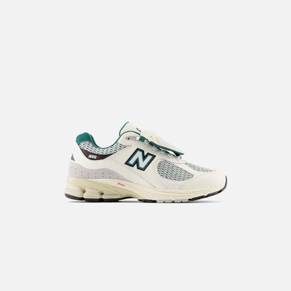 New Balance 2002R - Sea Salt / Green / White – Kith Europe