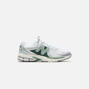 New Balance 860v2 - Mallard Green