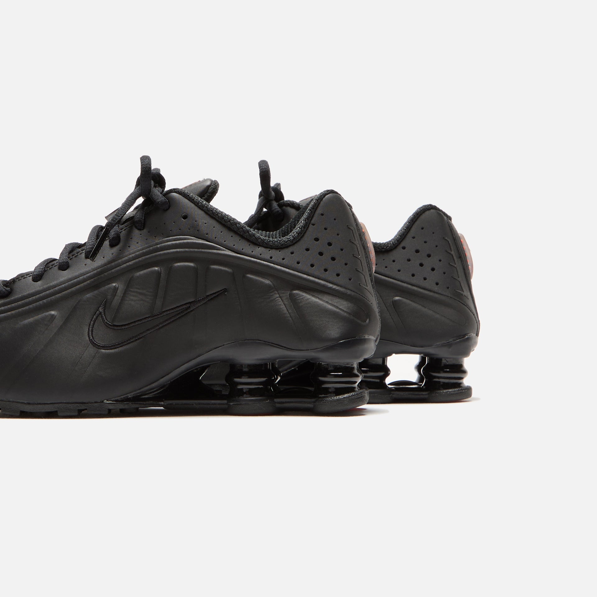 Nike WMNS Shox R4 - Black / Black / Max Orange