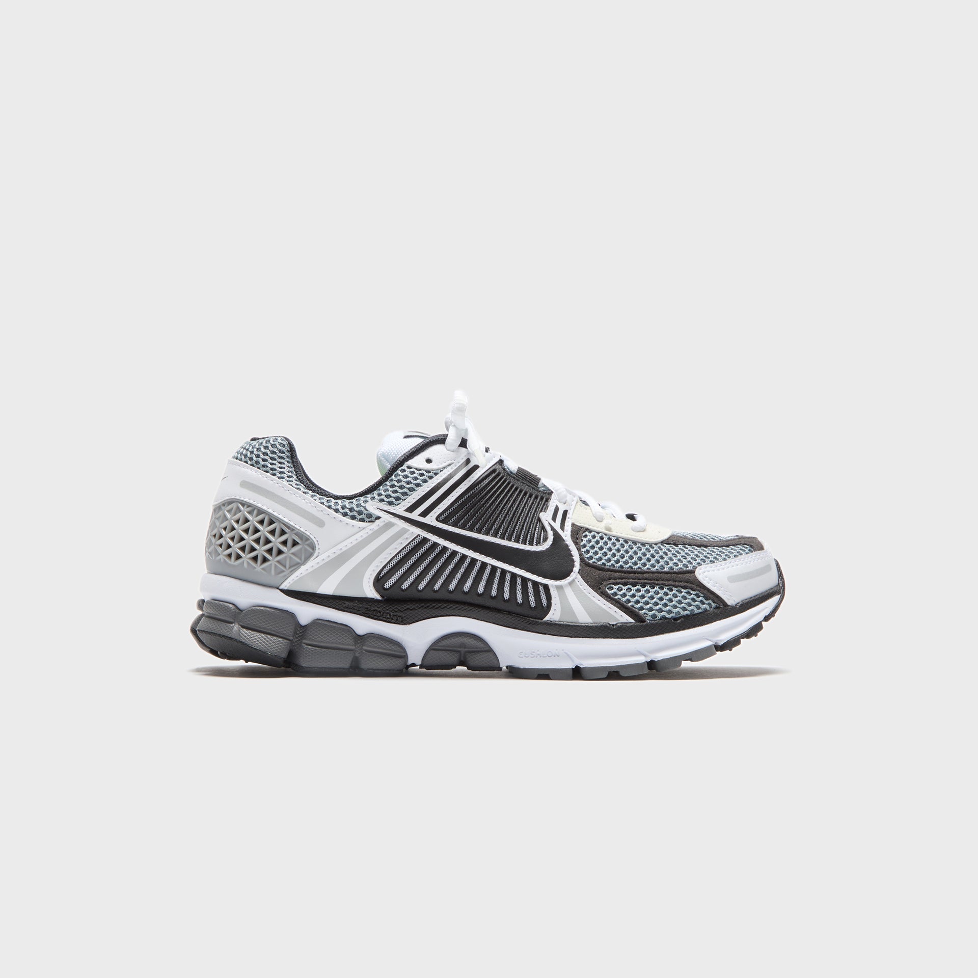 Nike Zoom Vomero 5 SE - Space Dark Grey / Black / White / Sail