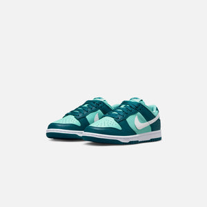 Nike WMNS Dunk Low - Geode Teal / White / Emerald Rise