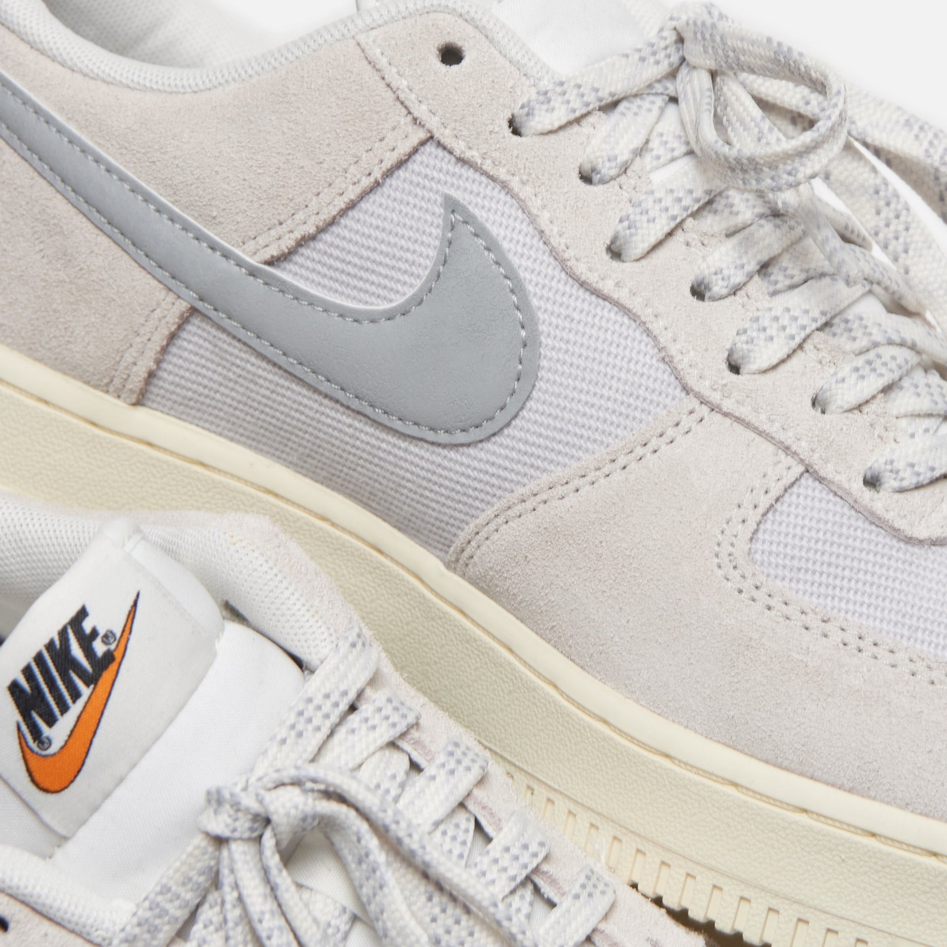 Nike Air Force 1 `07 LV8 - Sail / Light Smoke Grey / Photon Dust