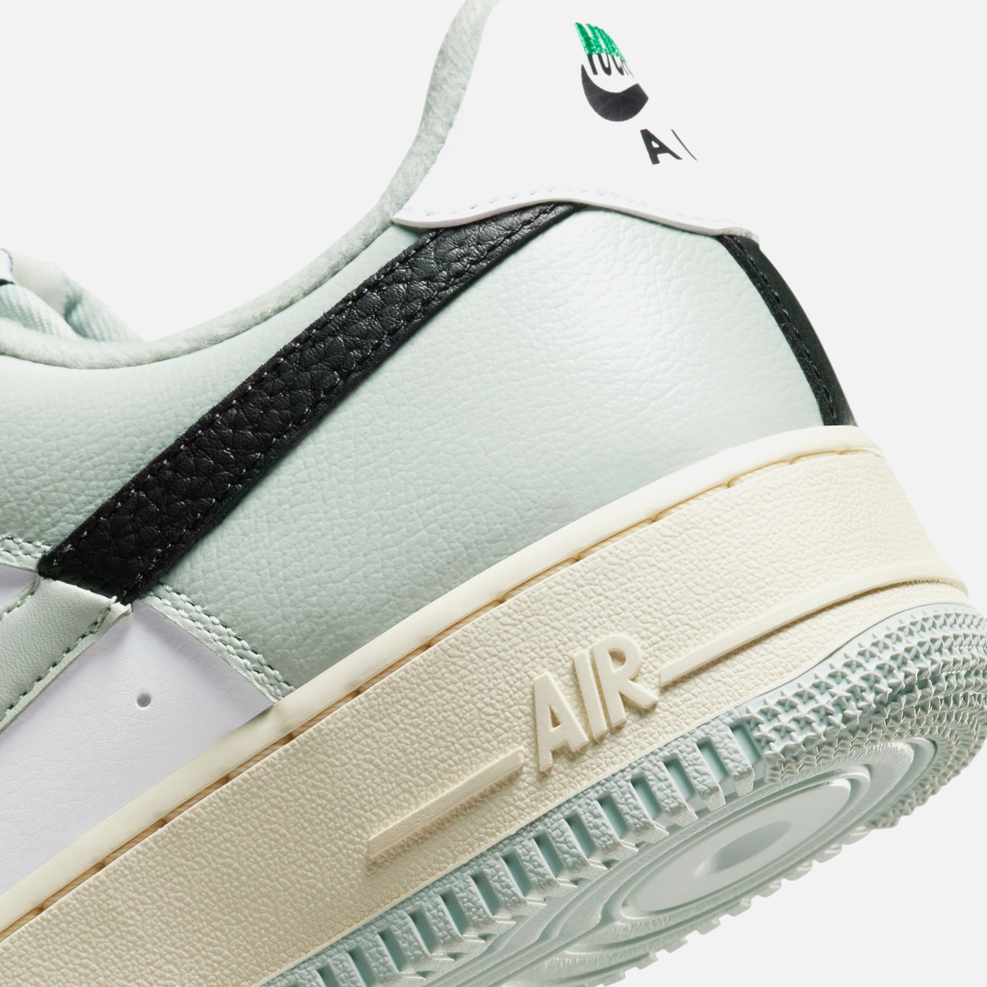 Nike Air Force 1 07 LV8 - Light Silver / Black / White