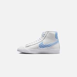 Nike WMNS Blazer Mid `77 Ewt - White / University Blue