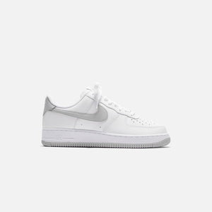 Nike Air Force 1 '07 Low - White / Light Smoke Grey / White