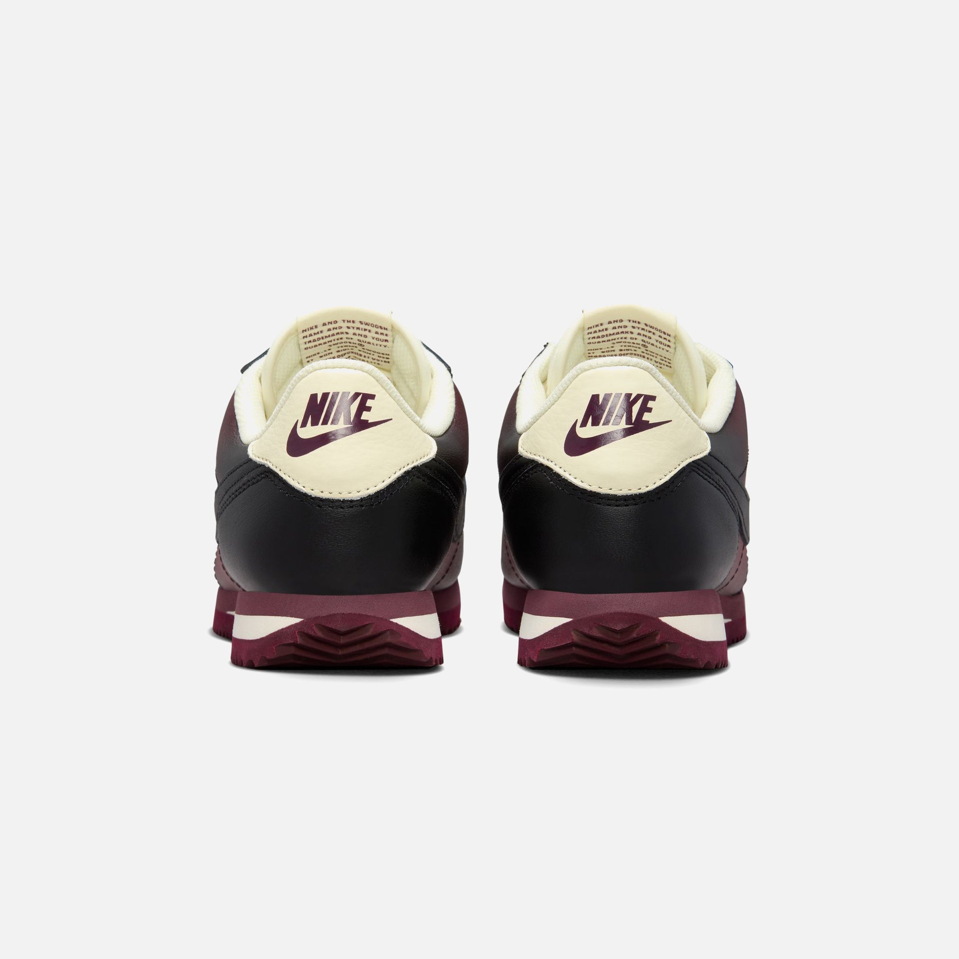 Nike WMNS Cortez - Team Red / Gym Red / Black / Coconut Milk