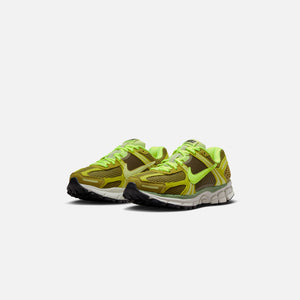 Nike WMNS Zoom Vomero 5 - Olive Flak / Volt / Moss