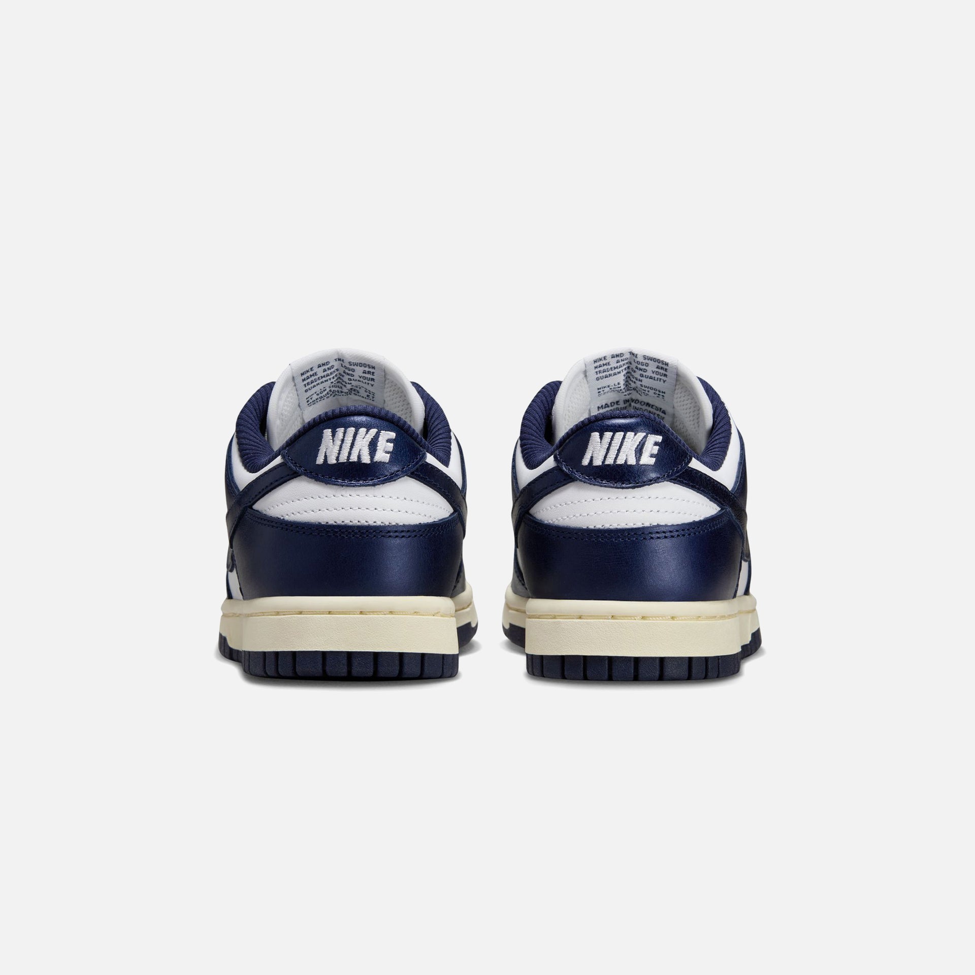 Nike WMNS Dunk Low PRM - White / Midnight Navy / Coconut Milk