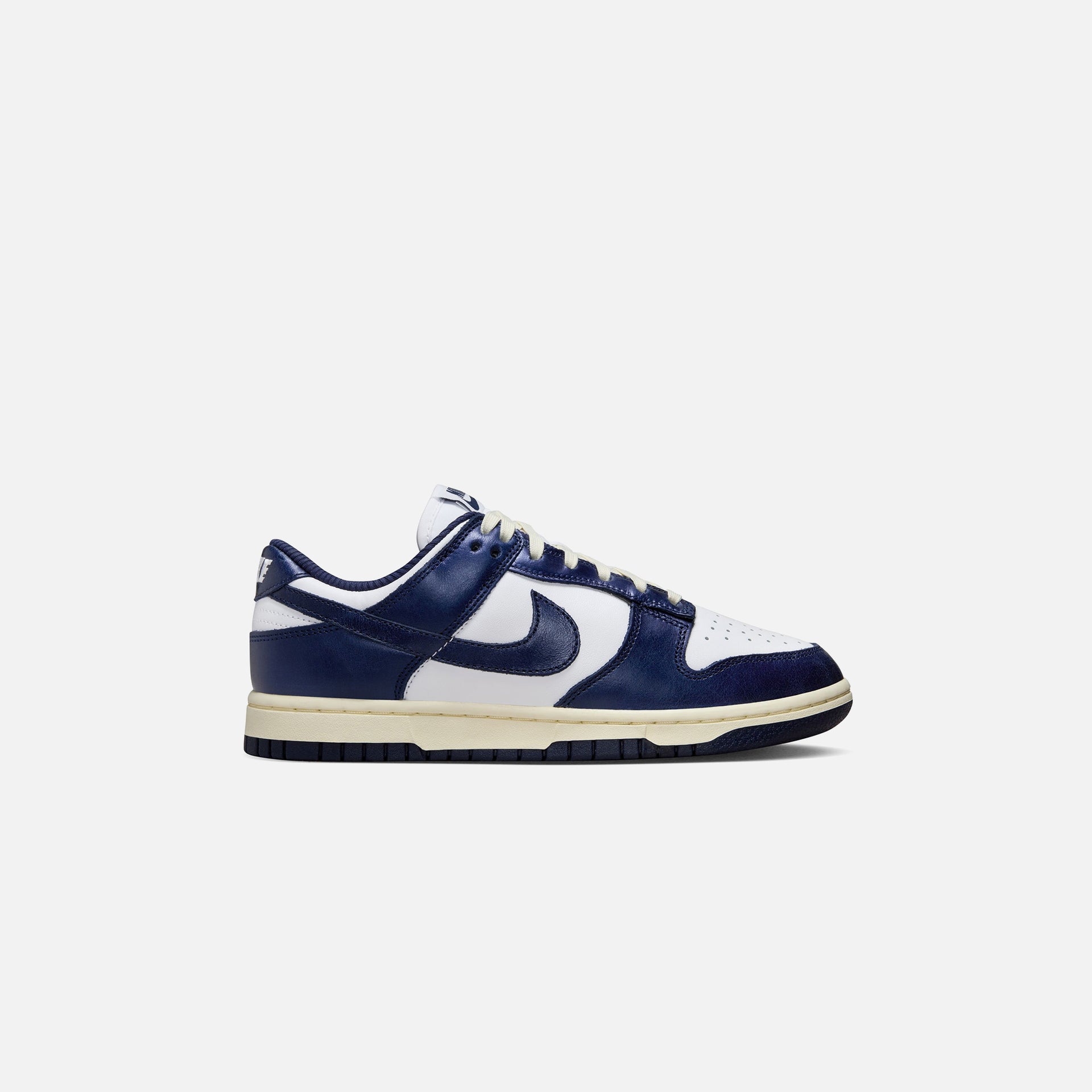 Nike WMNS Dunk Low PRM - White / Midnight Navy / Coconut Milk
