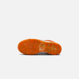 Nike WMNS Dunk Low - Light Bone / Safety Orange / Laser Orange