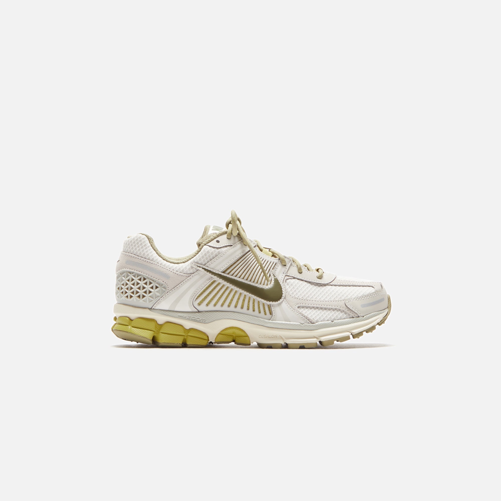 Nike Zoom Vomero 5 - Light Bone / Medium Olive / Neutral Olive