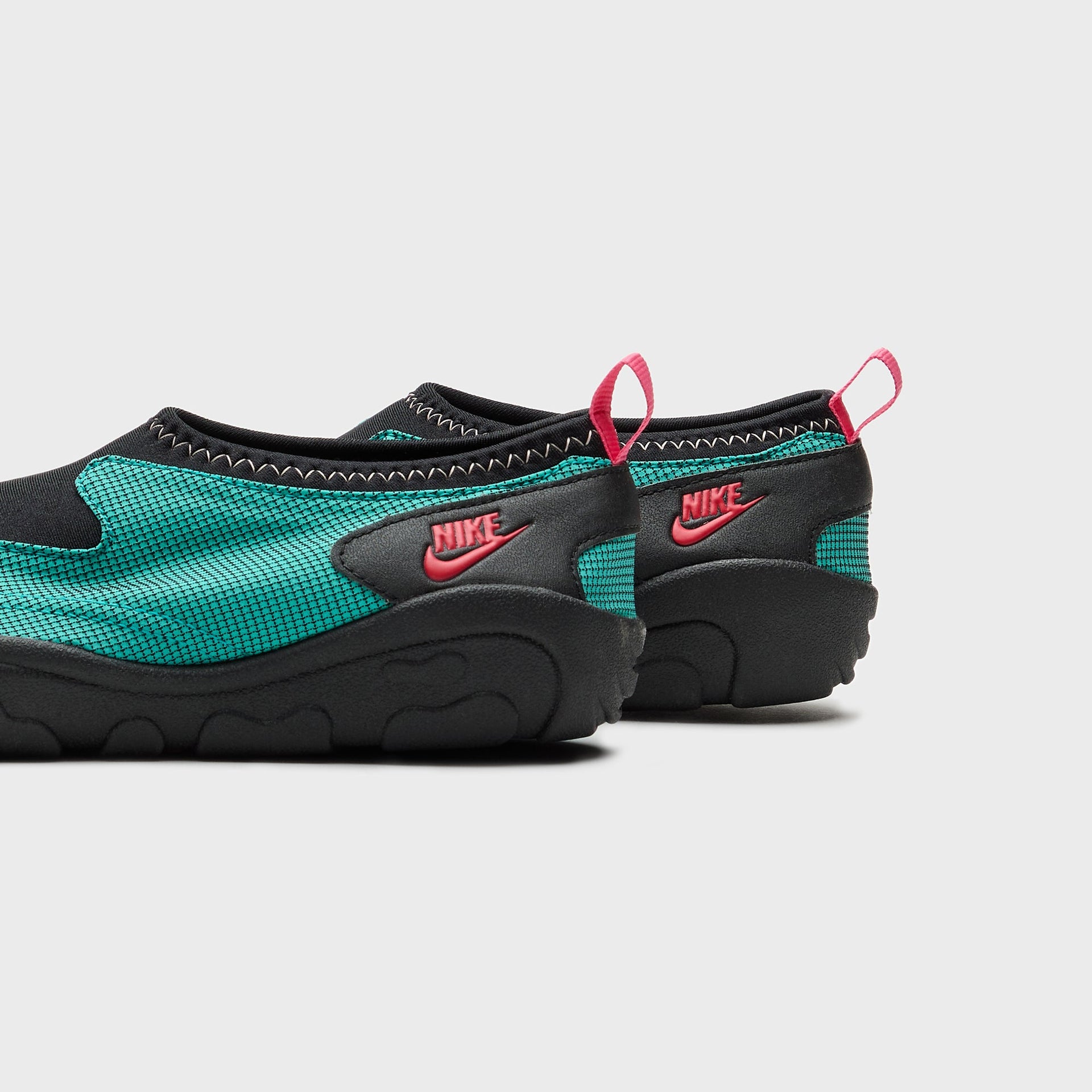 Nike Aqua Turf - Turbo Green / Black / Washed Coral / Team Scarlet