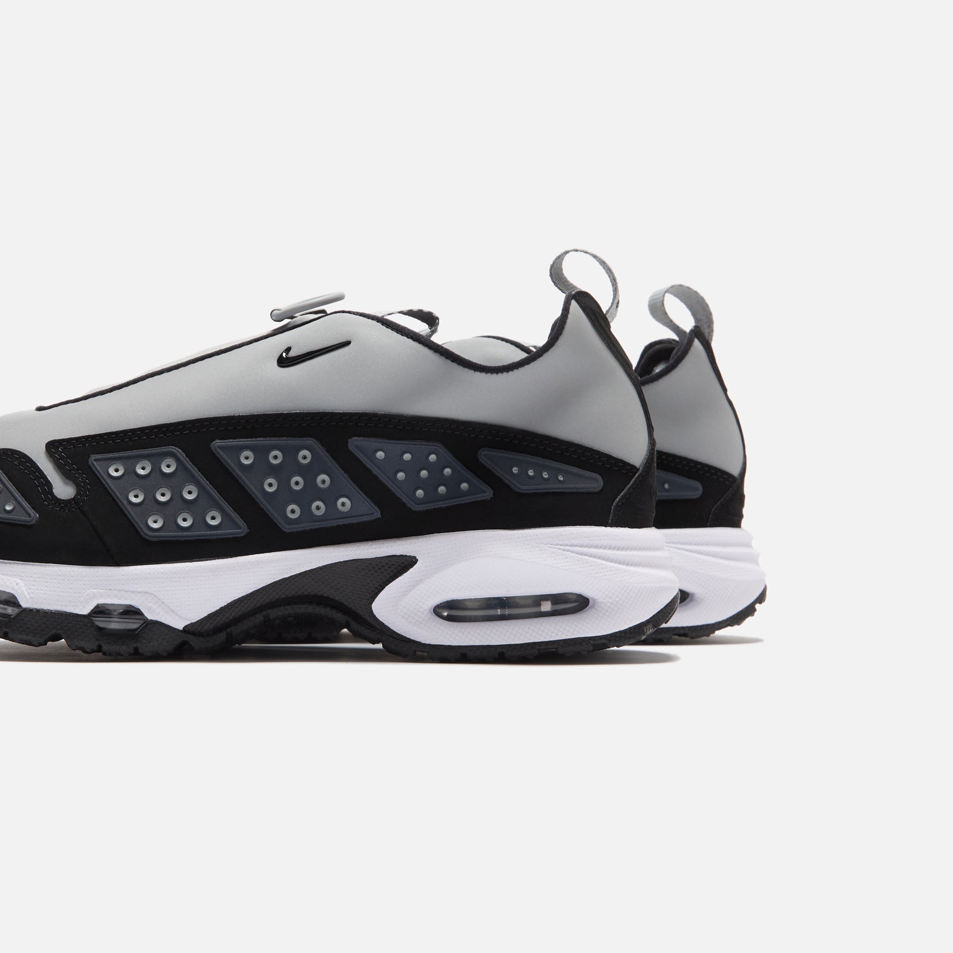 Nike WMNS Air Max SNDR - Silver / Black / White / Anthracite