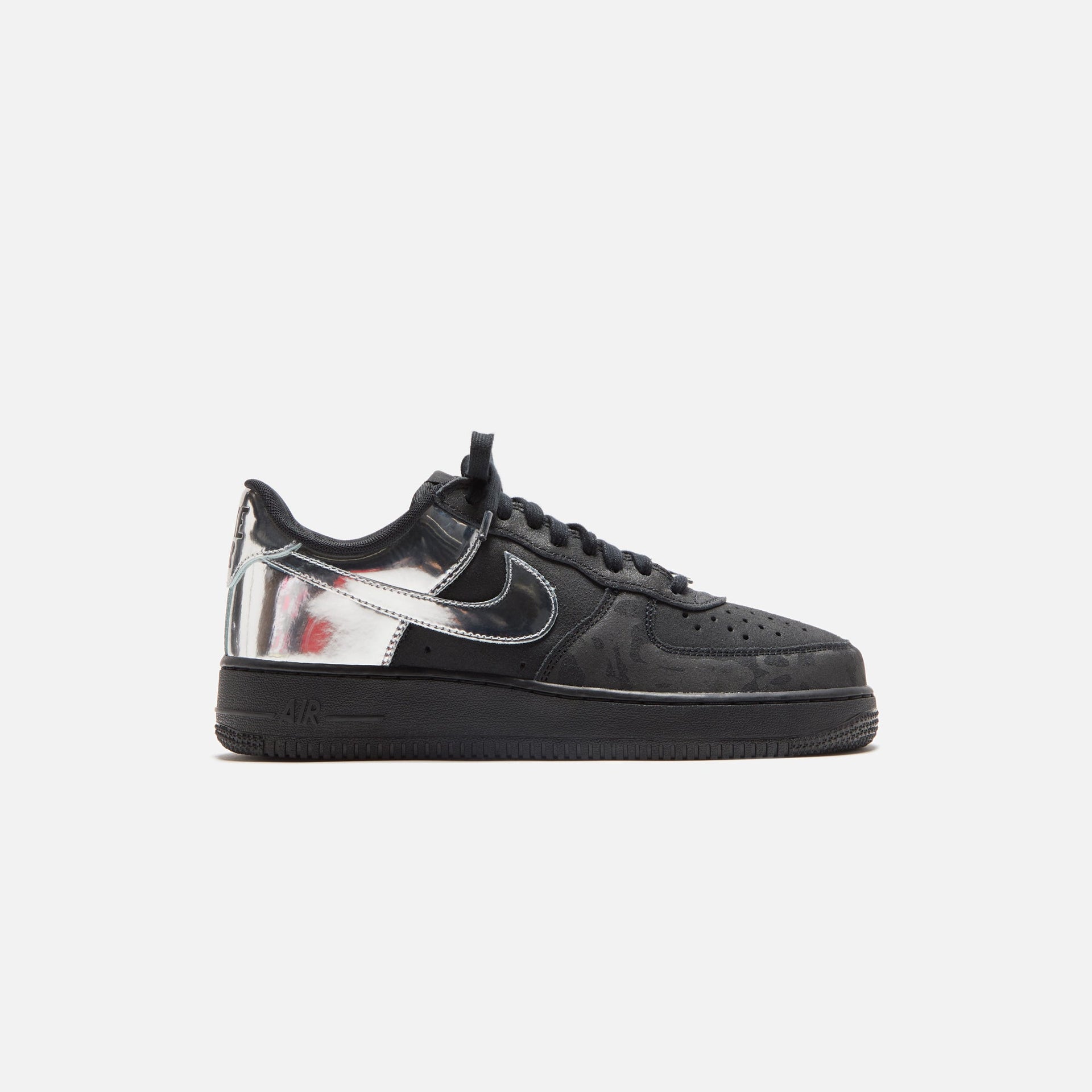 Nike Air Force 1 - Black / Metallic Silver