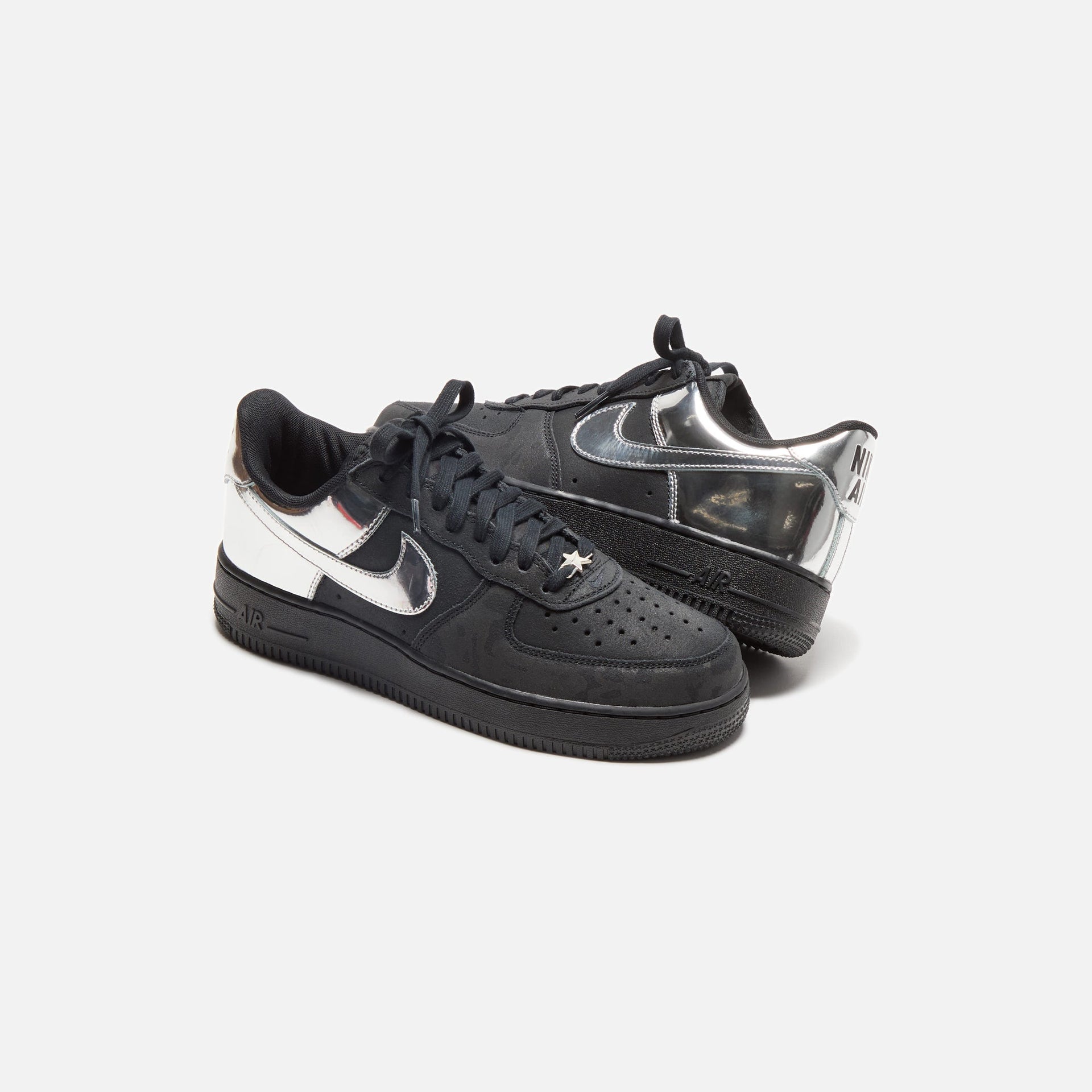 Nike Air Force 1 - Black / Metallic Silver