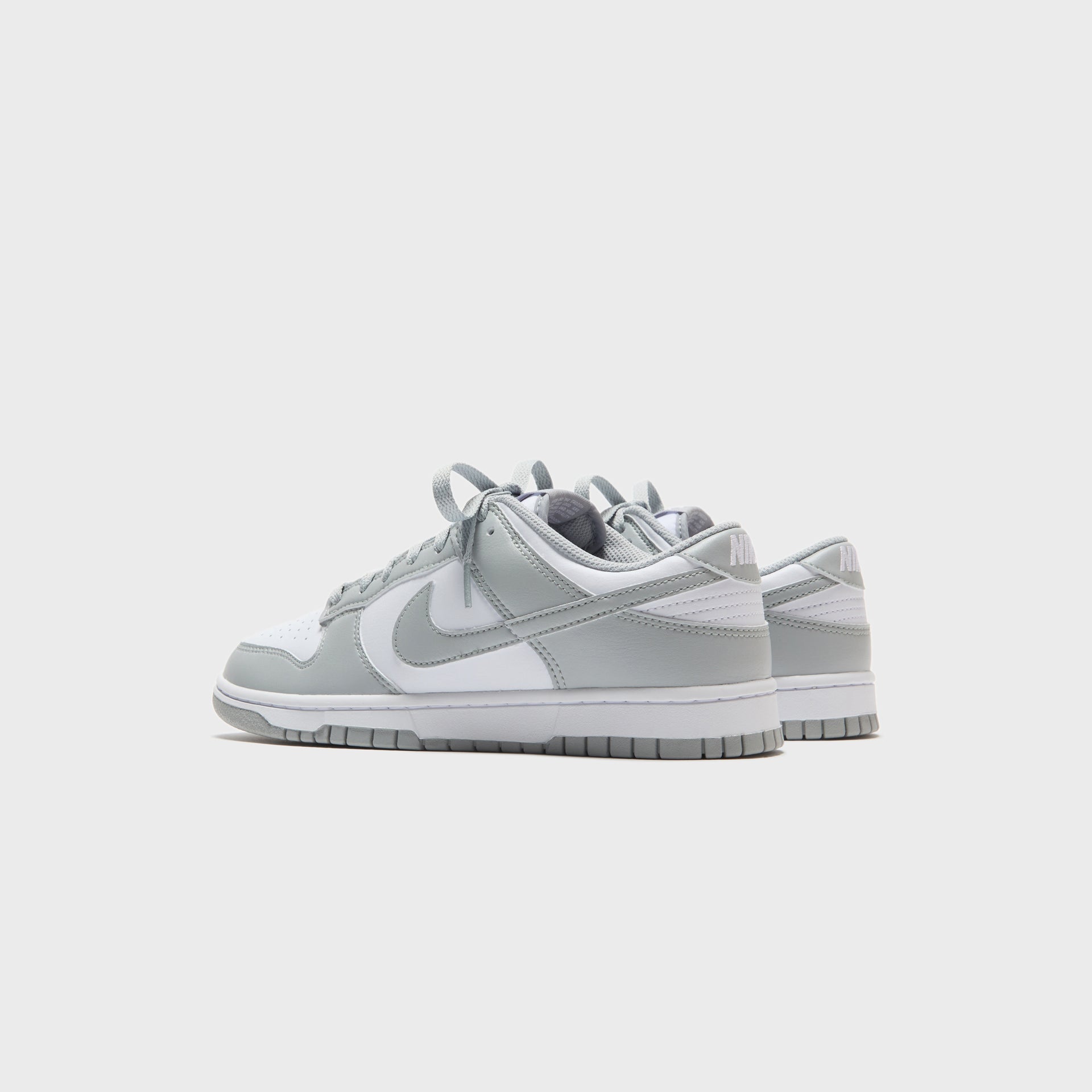 Nike Dunk Low Retro - White / Light Smoke Grey