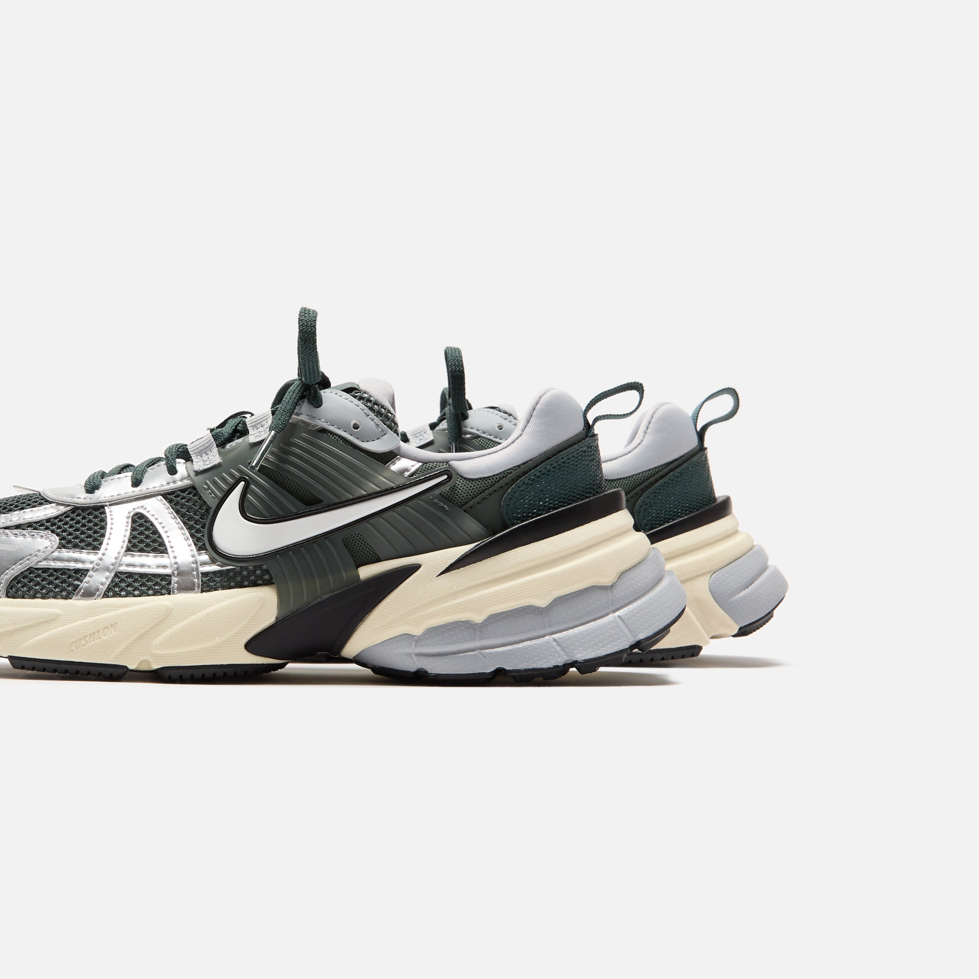 [NIKE] ナイキ V2K RUN Vintage Green Mineral Spruce Nike V2K Run - Vintage Green / Vintage Green / Mineral