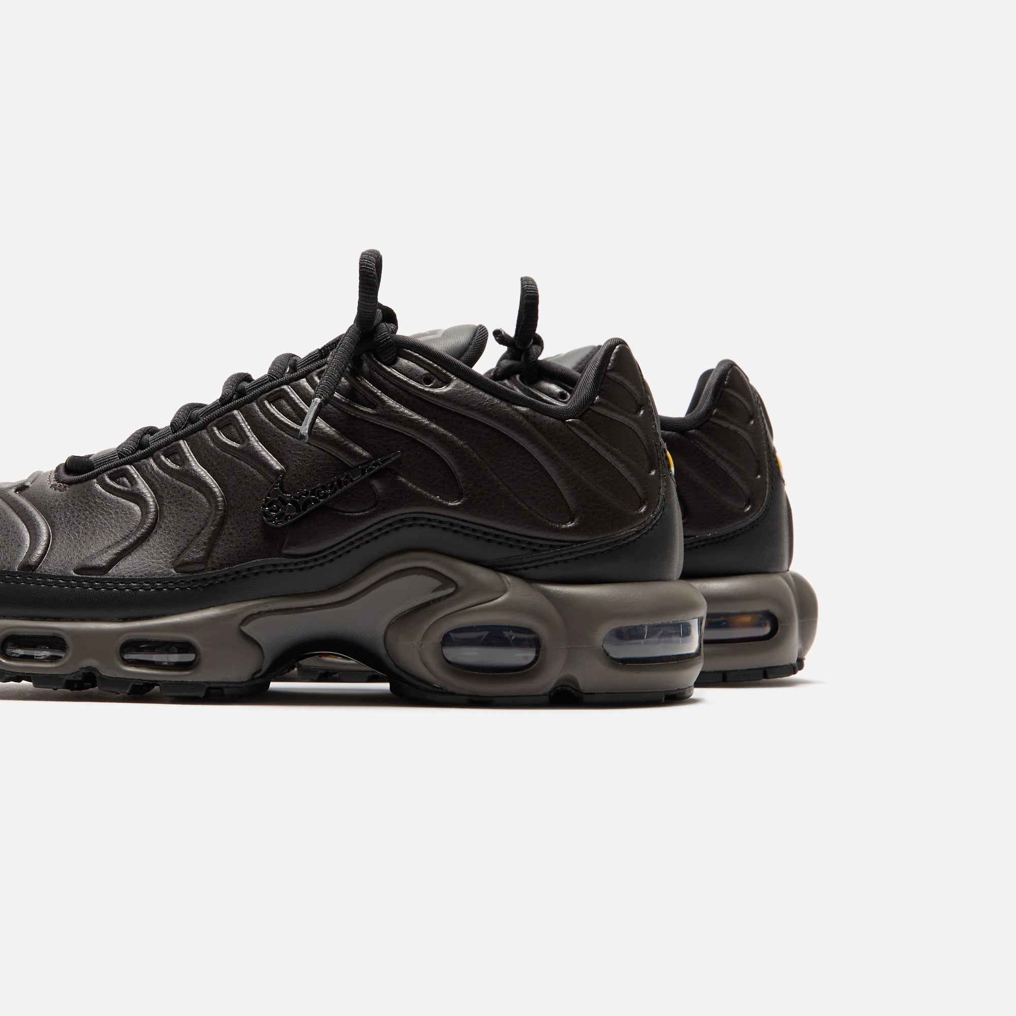 Nike Air Max Plus - Black Tea / Petra Brown / Olive Grey Nike Air Max Plus - Black Tea / Petra Brown / Olive Grey