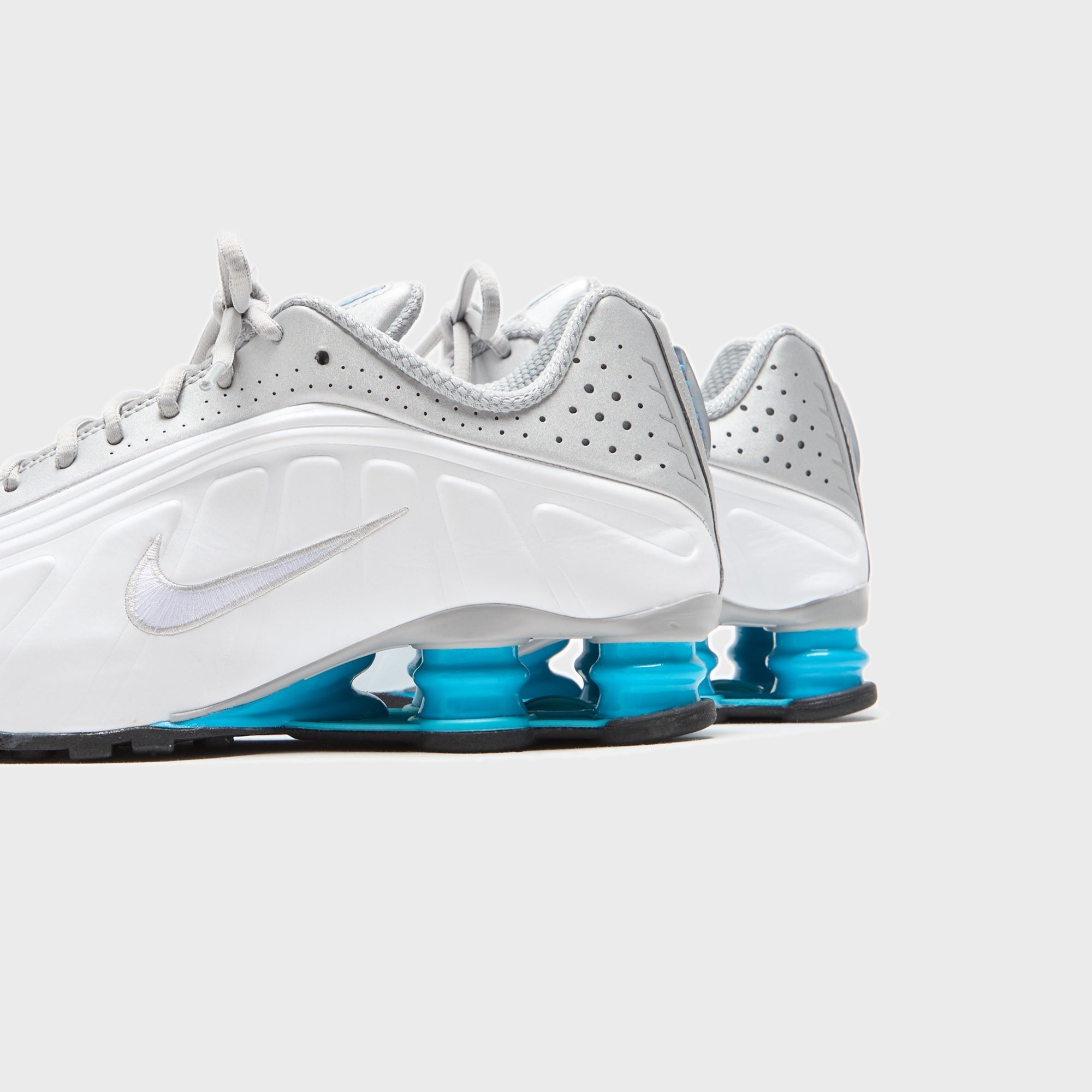 nike shox r4 llic silver 28.5 ショックス NIKE SHOX R4｜BILLY'S ENT 公式通販