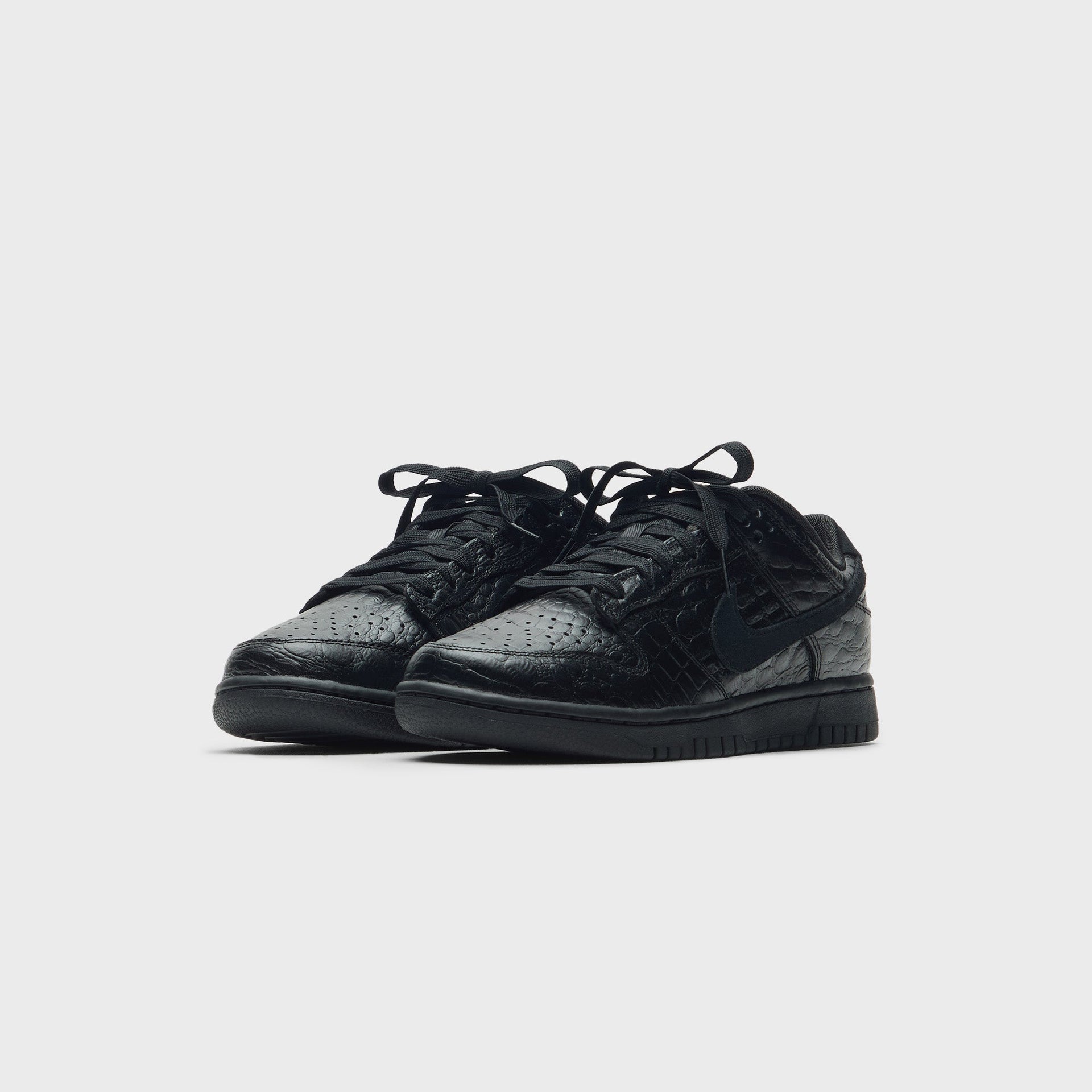 Nike WMNS Dunk Low - Black / Black / Metallic Gold / Off Noir