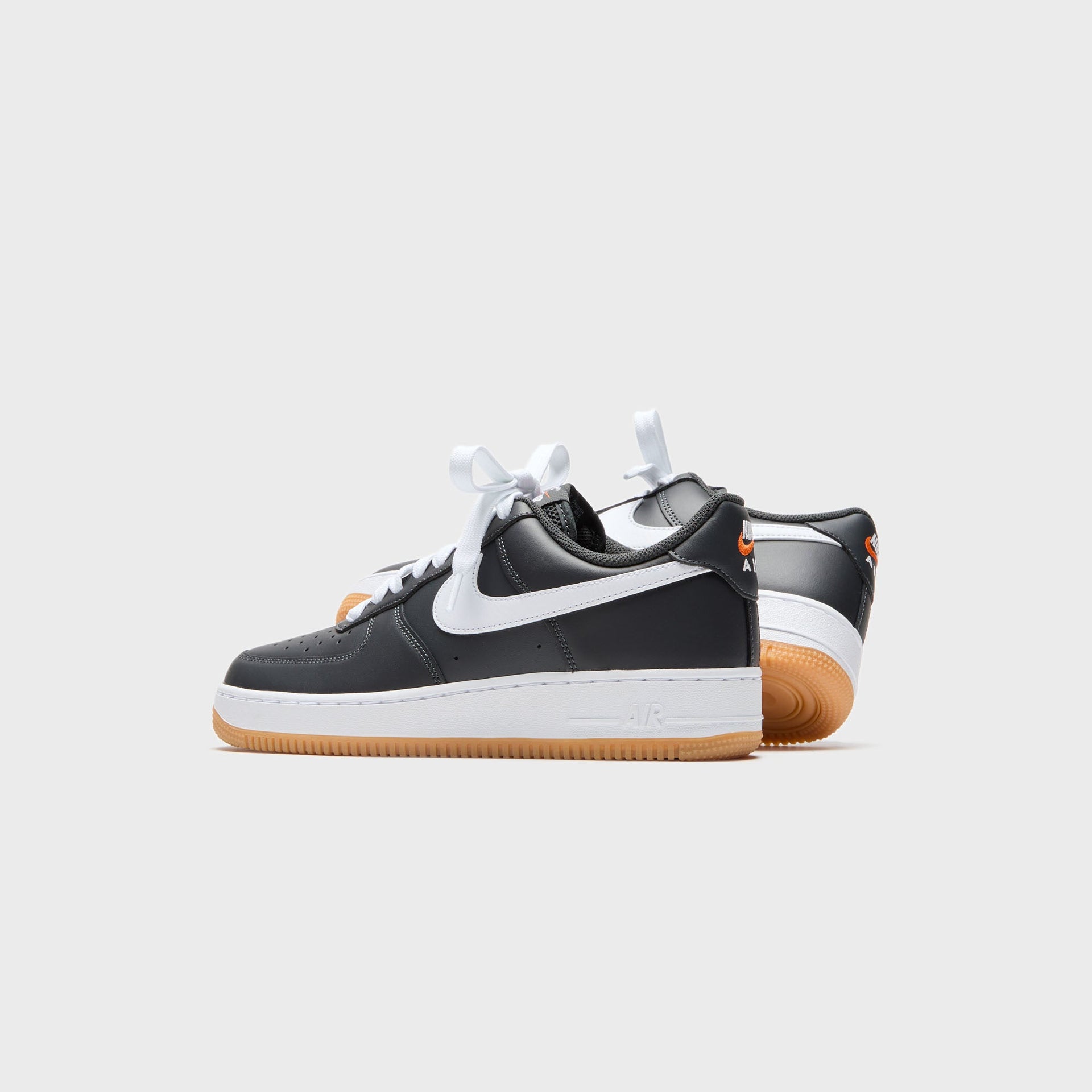 Nike Air Force 1 '07 LV8 - Anthracite / Gum