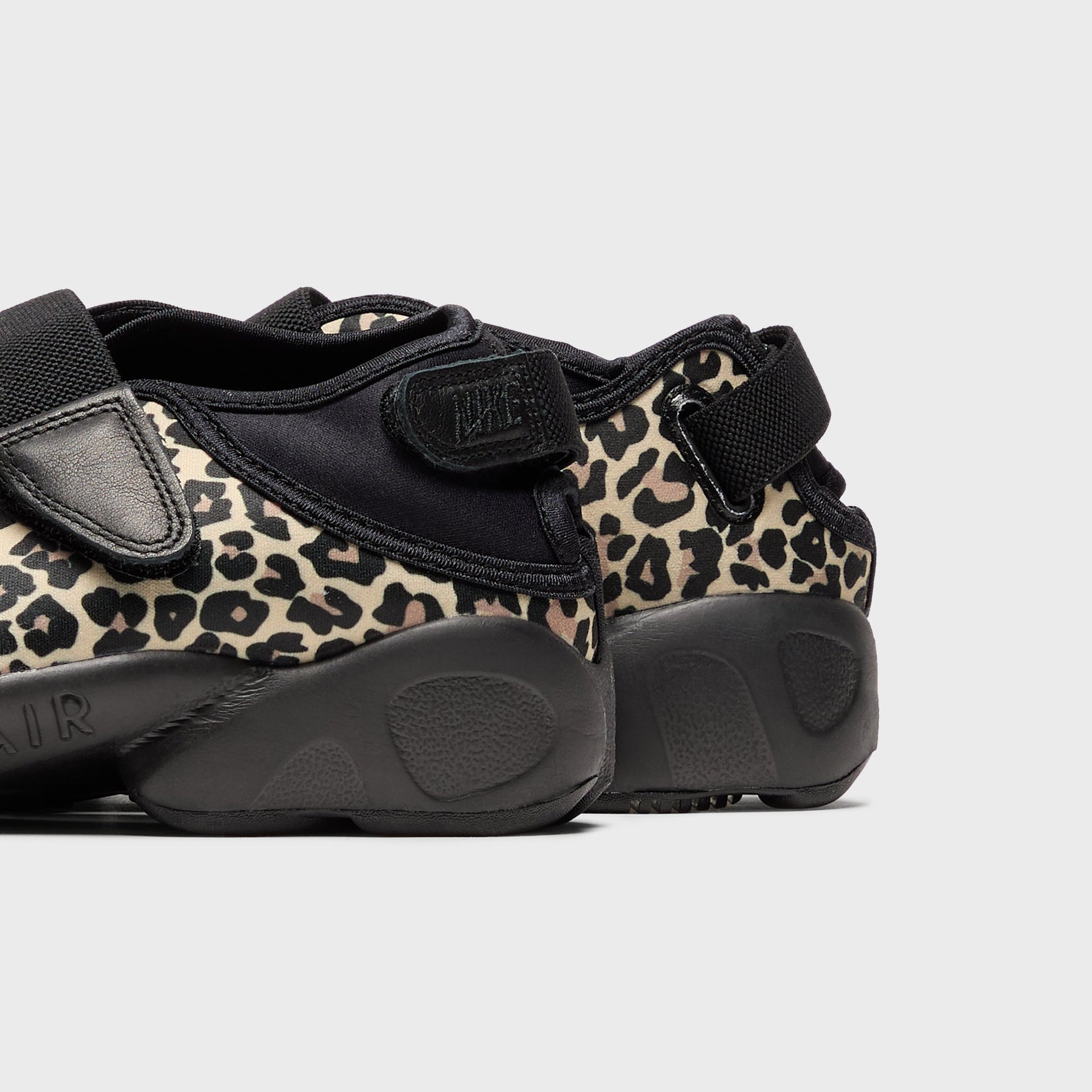 Nike WMNS Air Rift - Black / Hemp