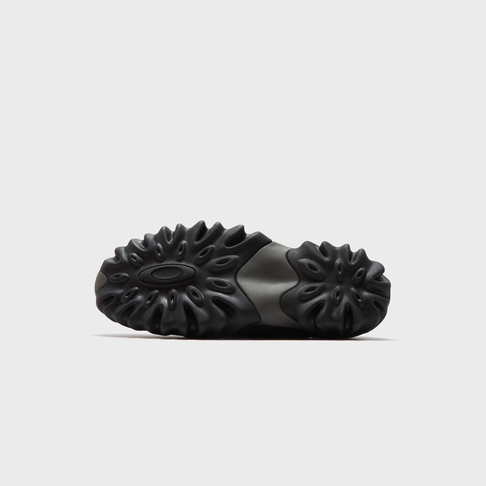 Oakley Chop Saw Mule - Ganache / Black – Kith Europe