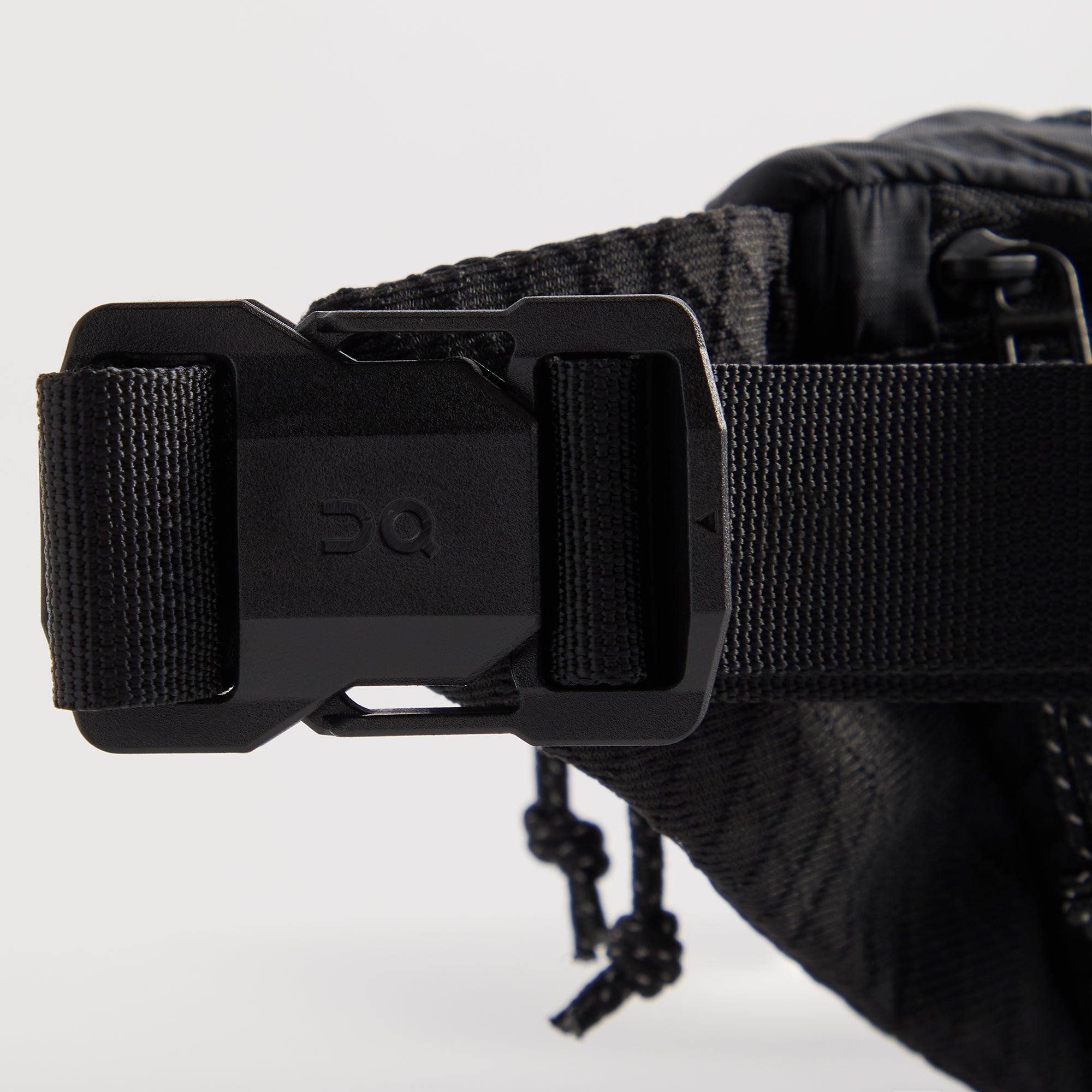 Kith for On Waist Pack Lite 2L - Black – Kith Europe