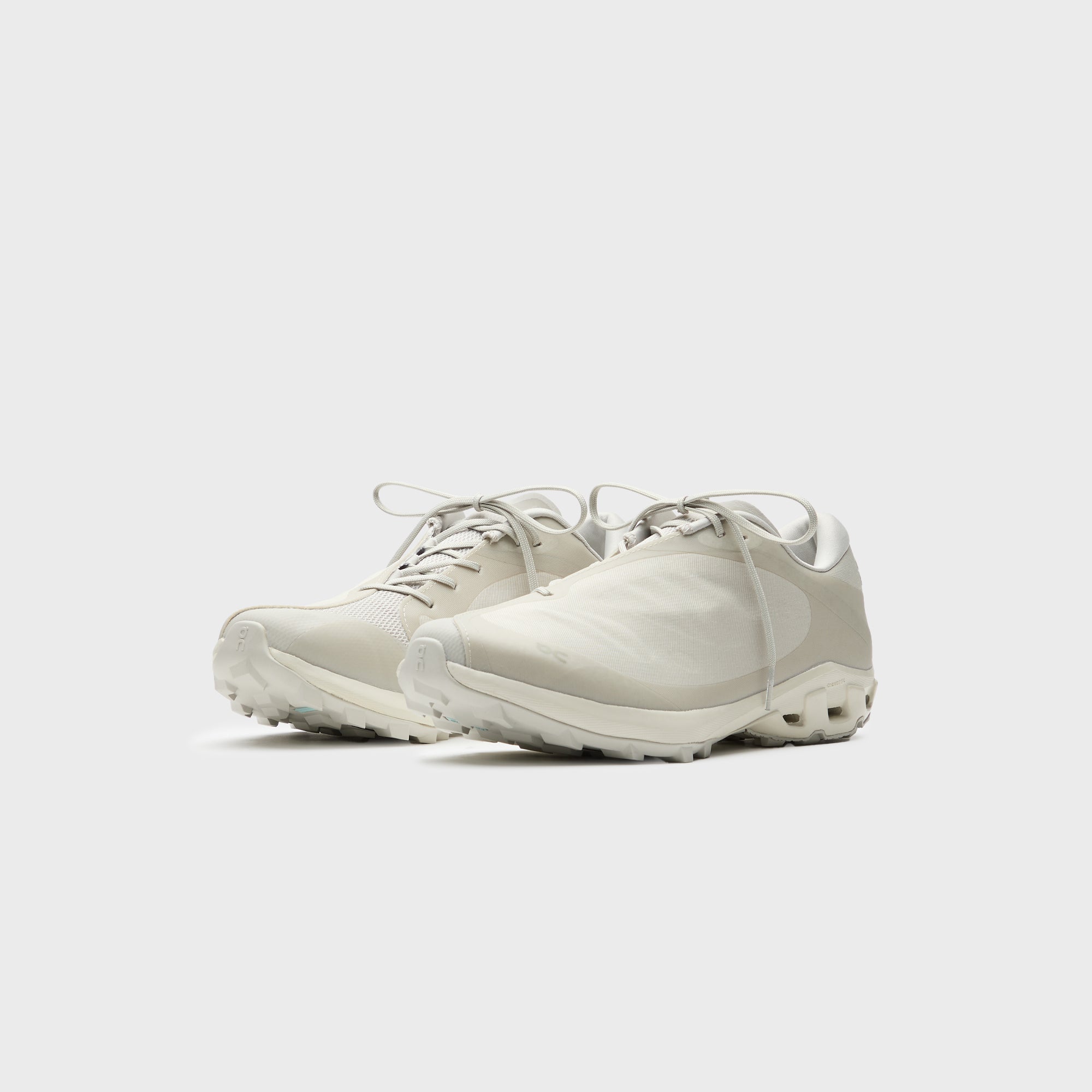 靴 On x PAF cloudventure peak ice moon PAF Cloudventure Peak in Ice/Moon – SVRN