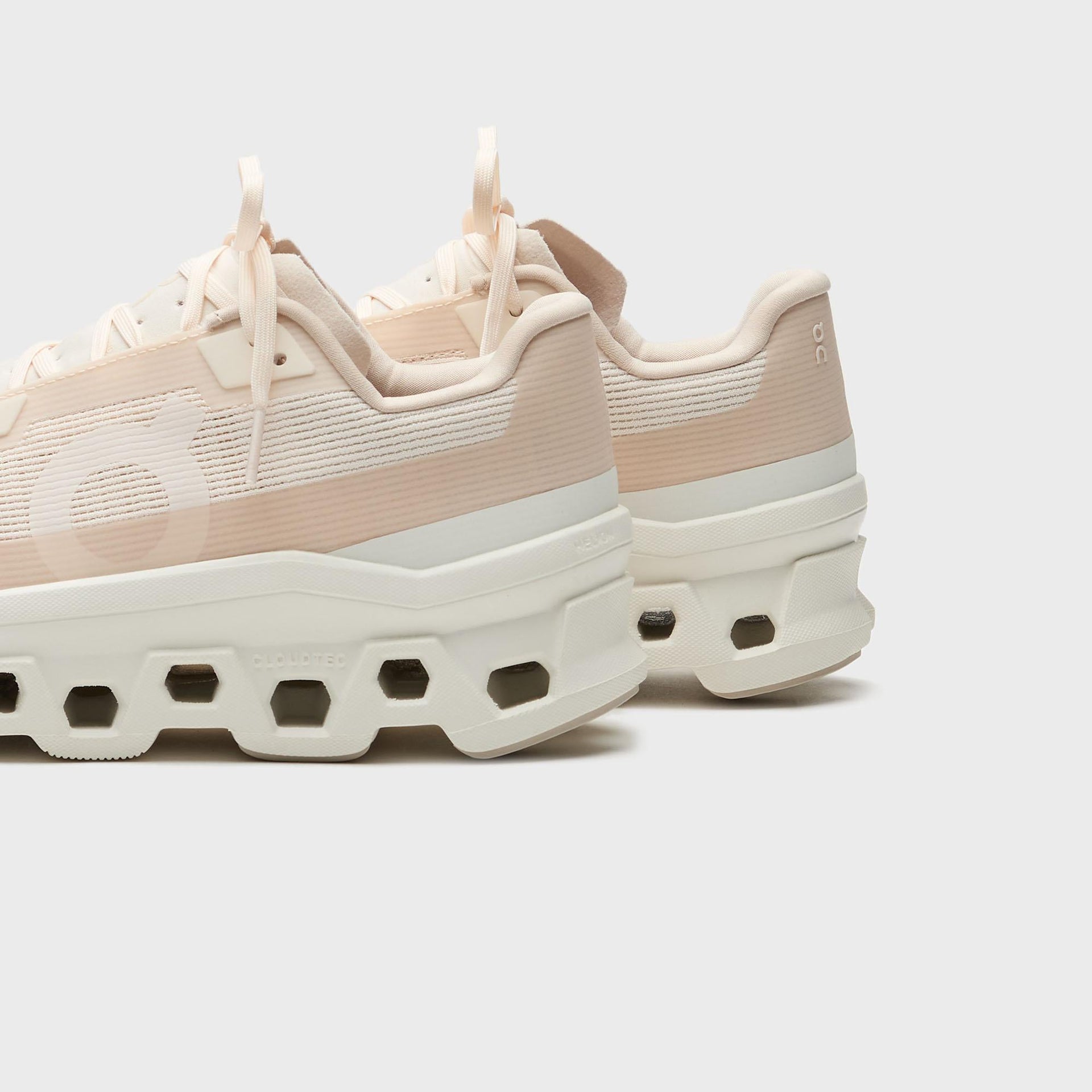 On Running WMNS Cloudmonster - Void Dew / Ivory