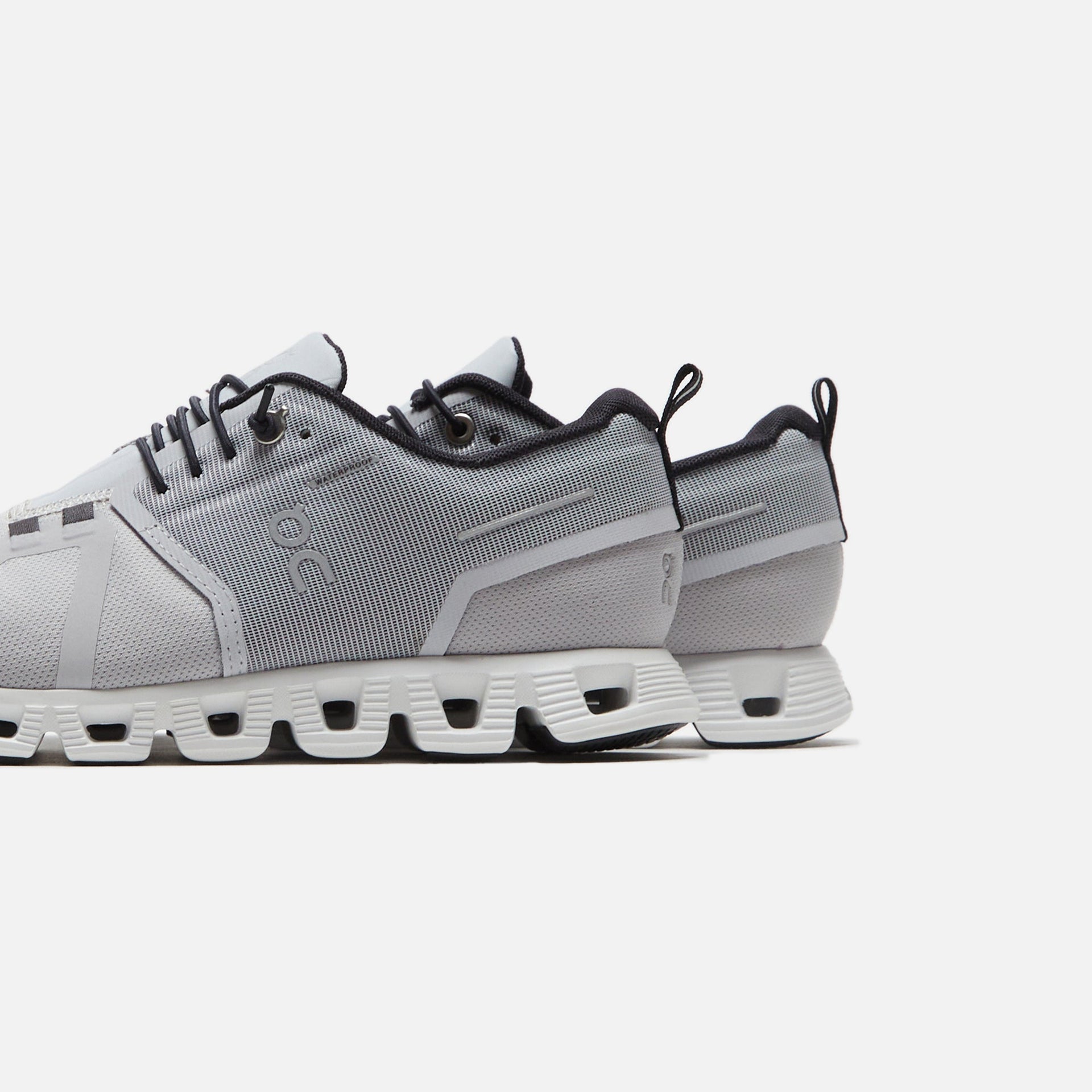 On Running WMNS Cloud 5 Waterproof - Glacier / White