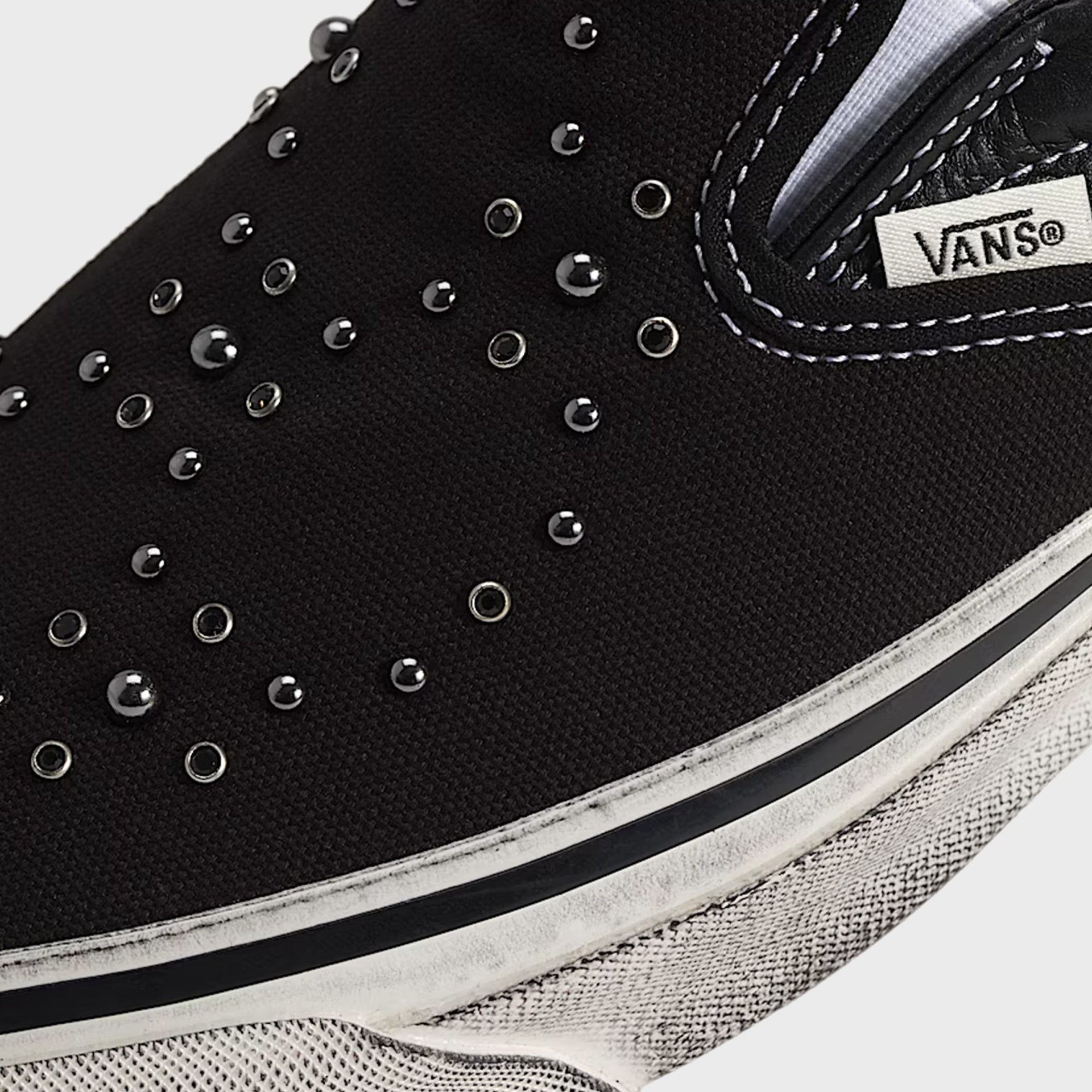 VANS Premium Classic Slip-On - Black / Black