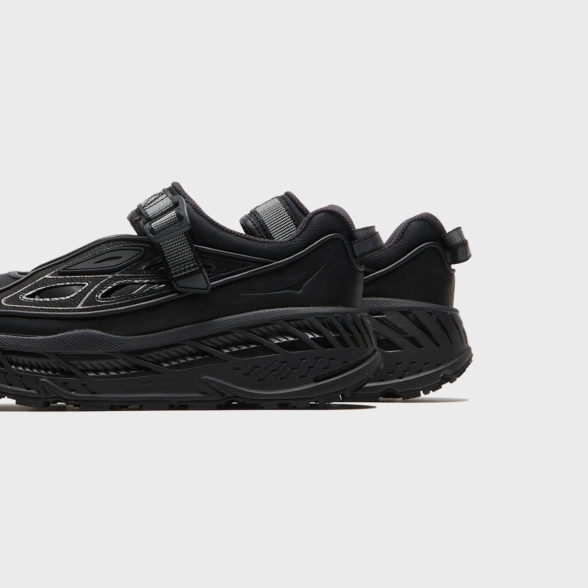 HOKA One One Stinson Breeze - Black / Carbon Black