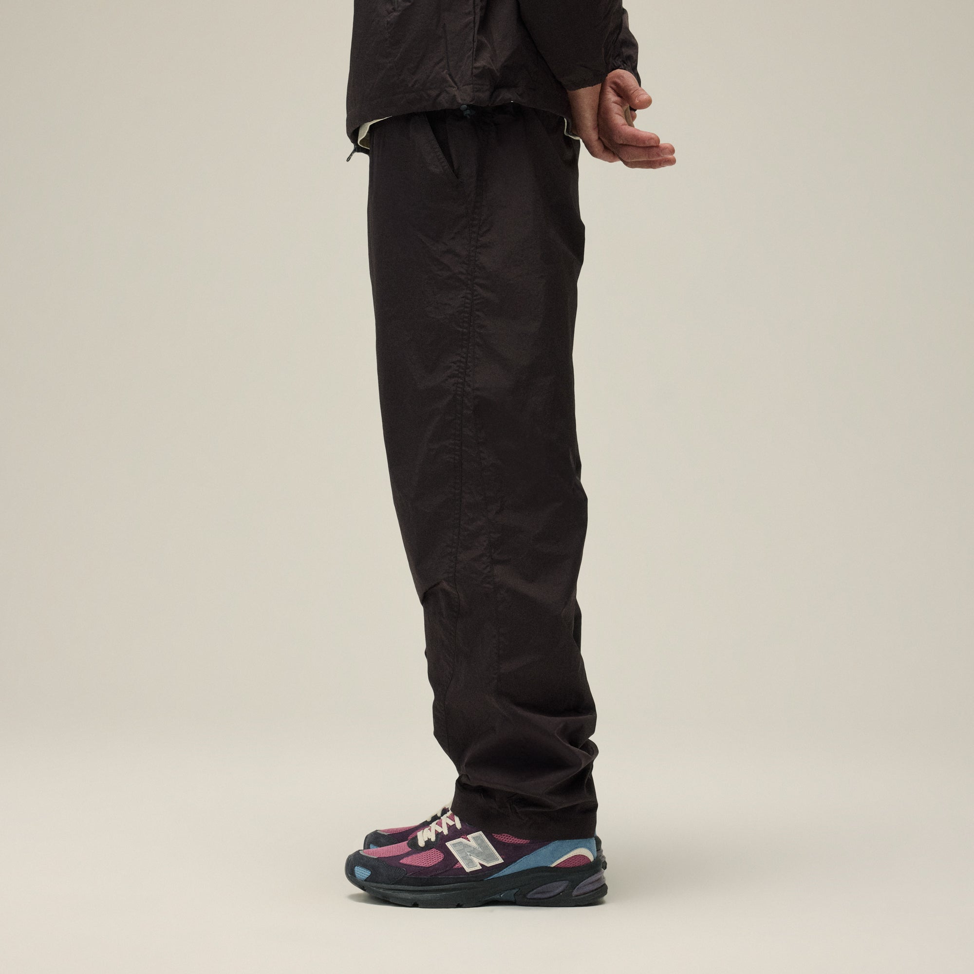 パンツ Kith/Mercer 8 Pant Kith Wrinkle Nylon Mercer 8 Pant - Kindling – Kith Europe