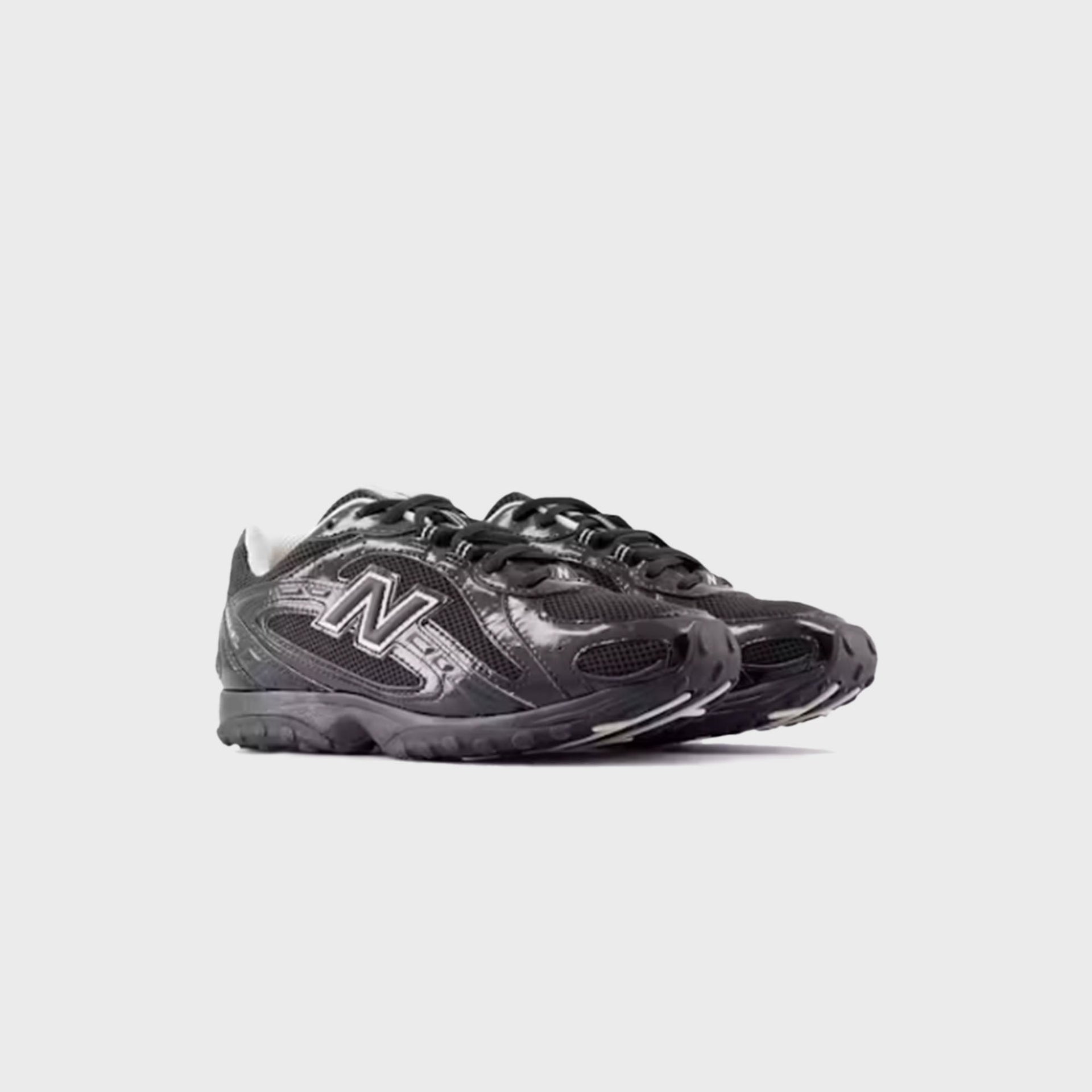 New Balance 204L - Black / Timberwolf